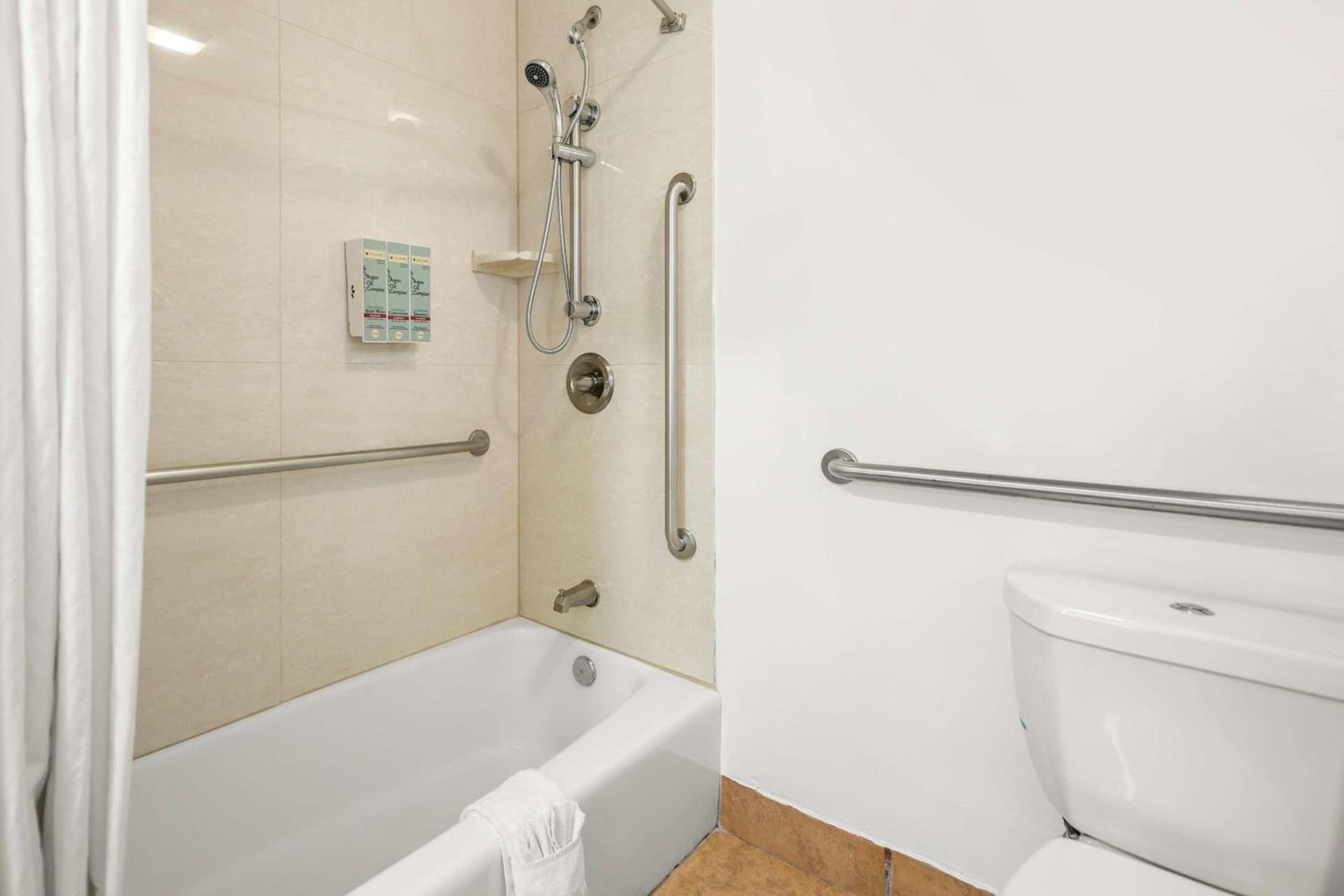 Best Western Park Crest Inn photo 40