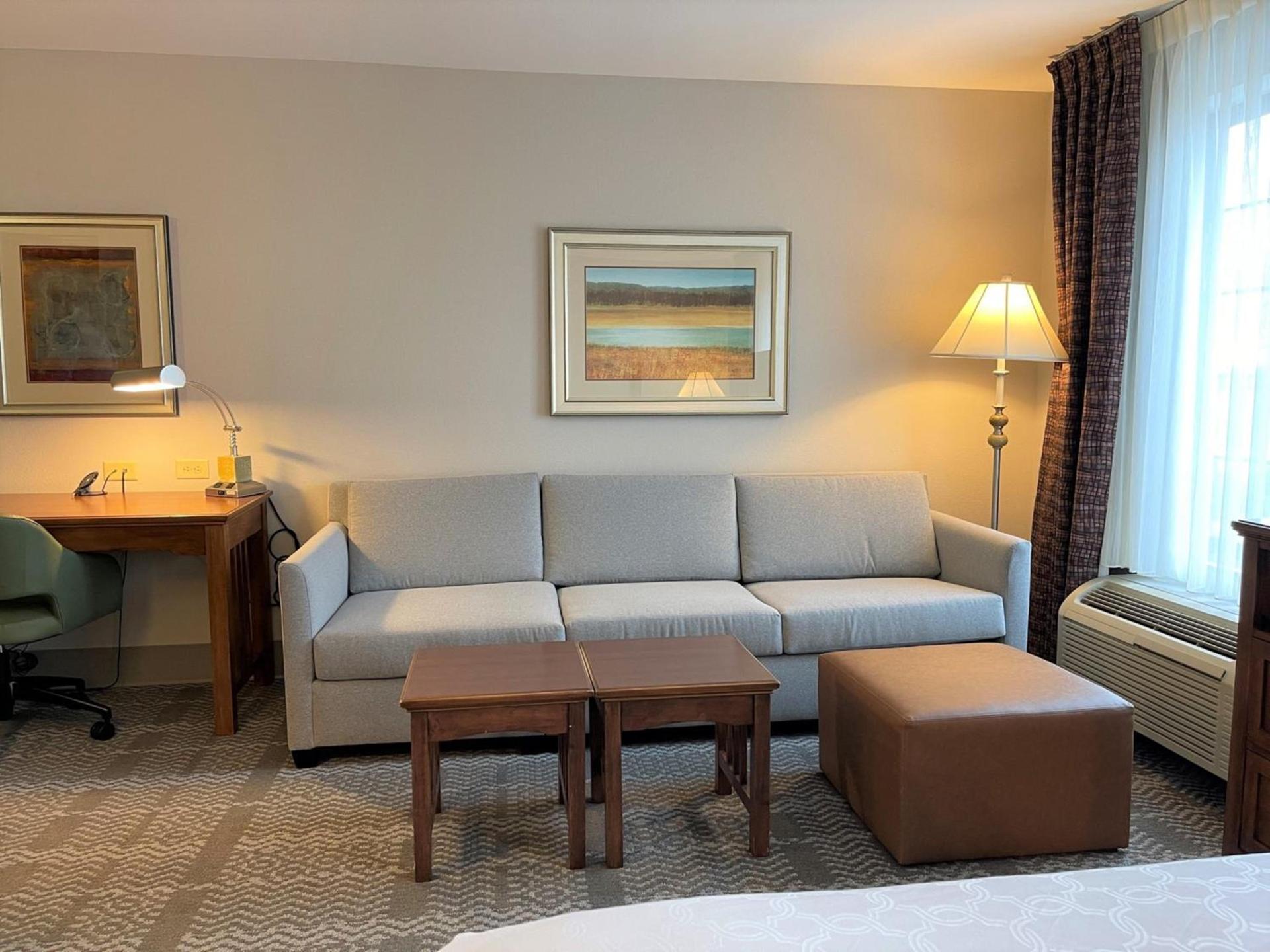Staybridge Suites Milwaukee West-Oconomowoc by IHG photo 33