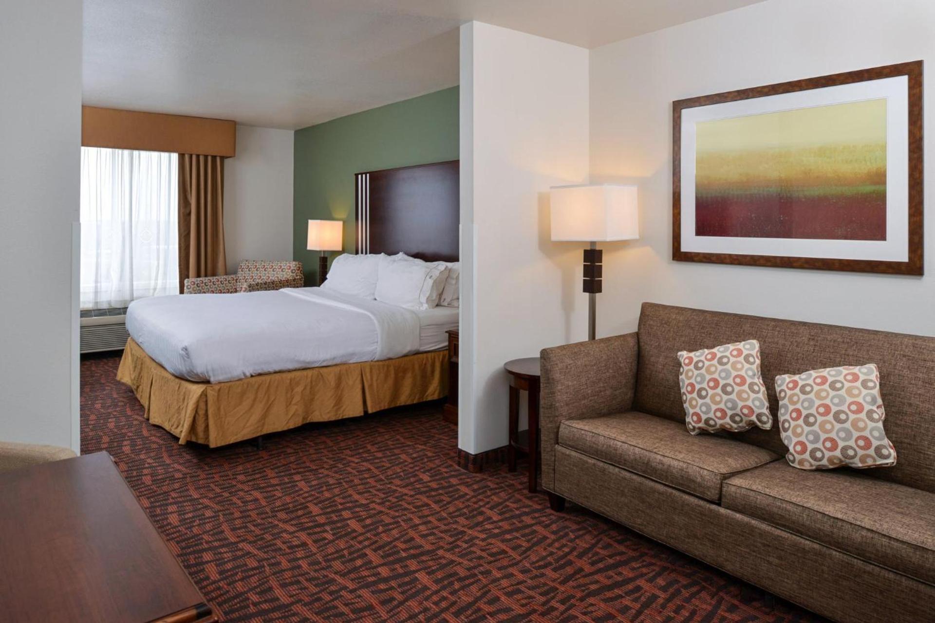 Holiday Inn Express Hotel & Suites Cherry Hills by IHG photo 9