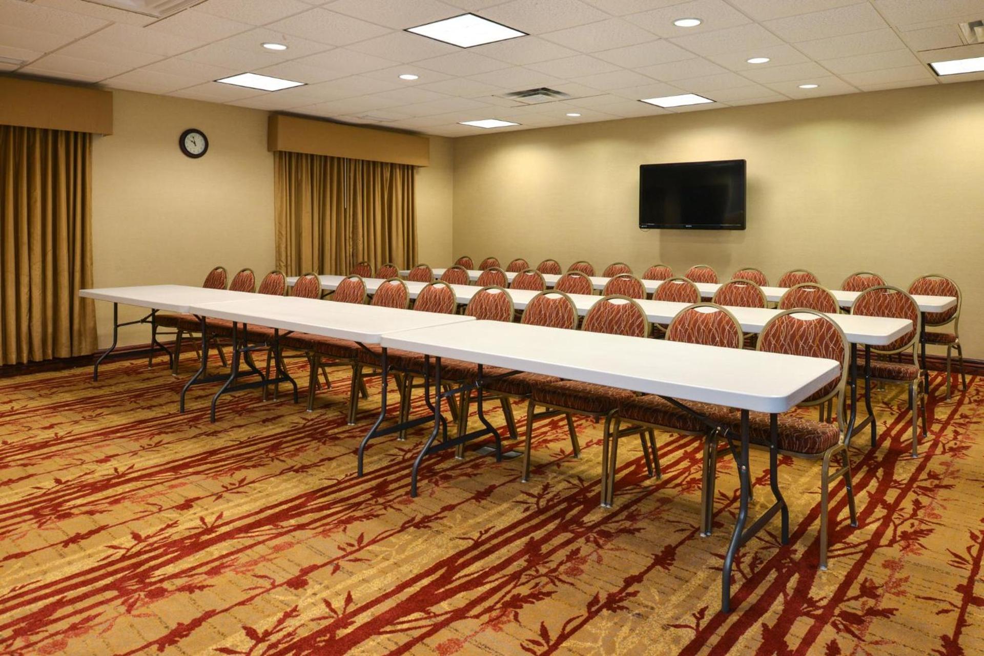 Holiday Inn Express Hotel & Suites Cherry Hills by IHG photo 16