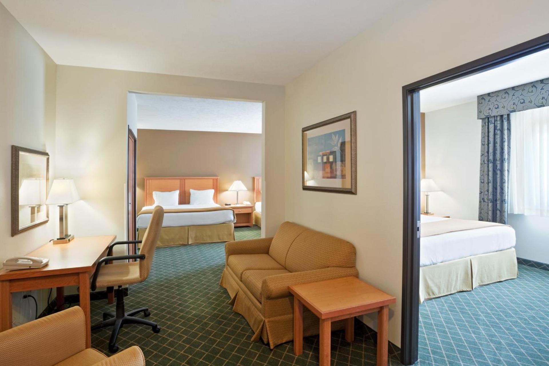 Holiday Inn Express Hotel & Suites Lincoln South by IHG photo 70