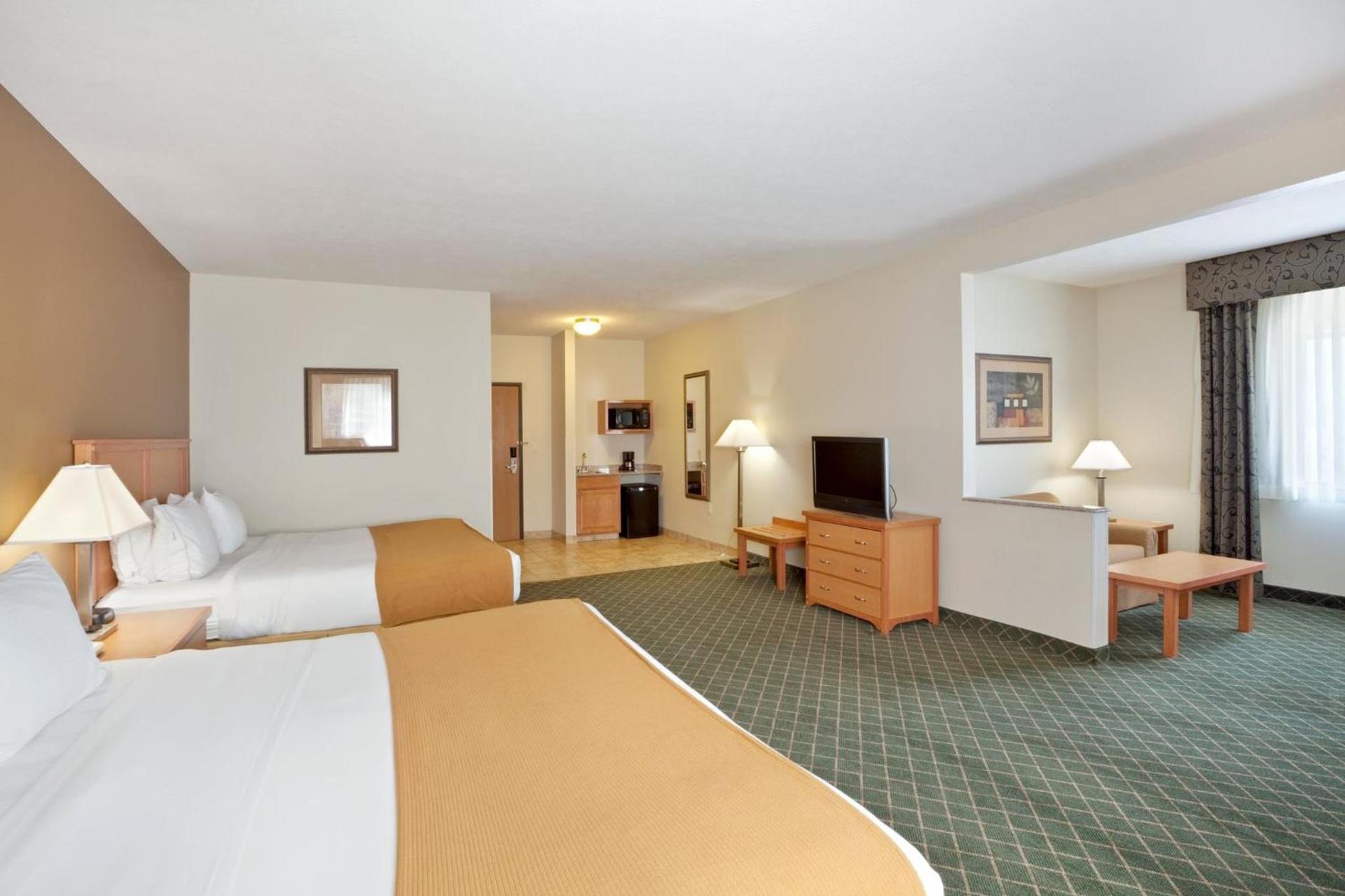 Holiday Inn Express Hotel & Suites Lincoln South by IHG photo 74