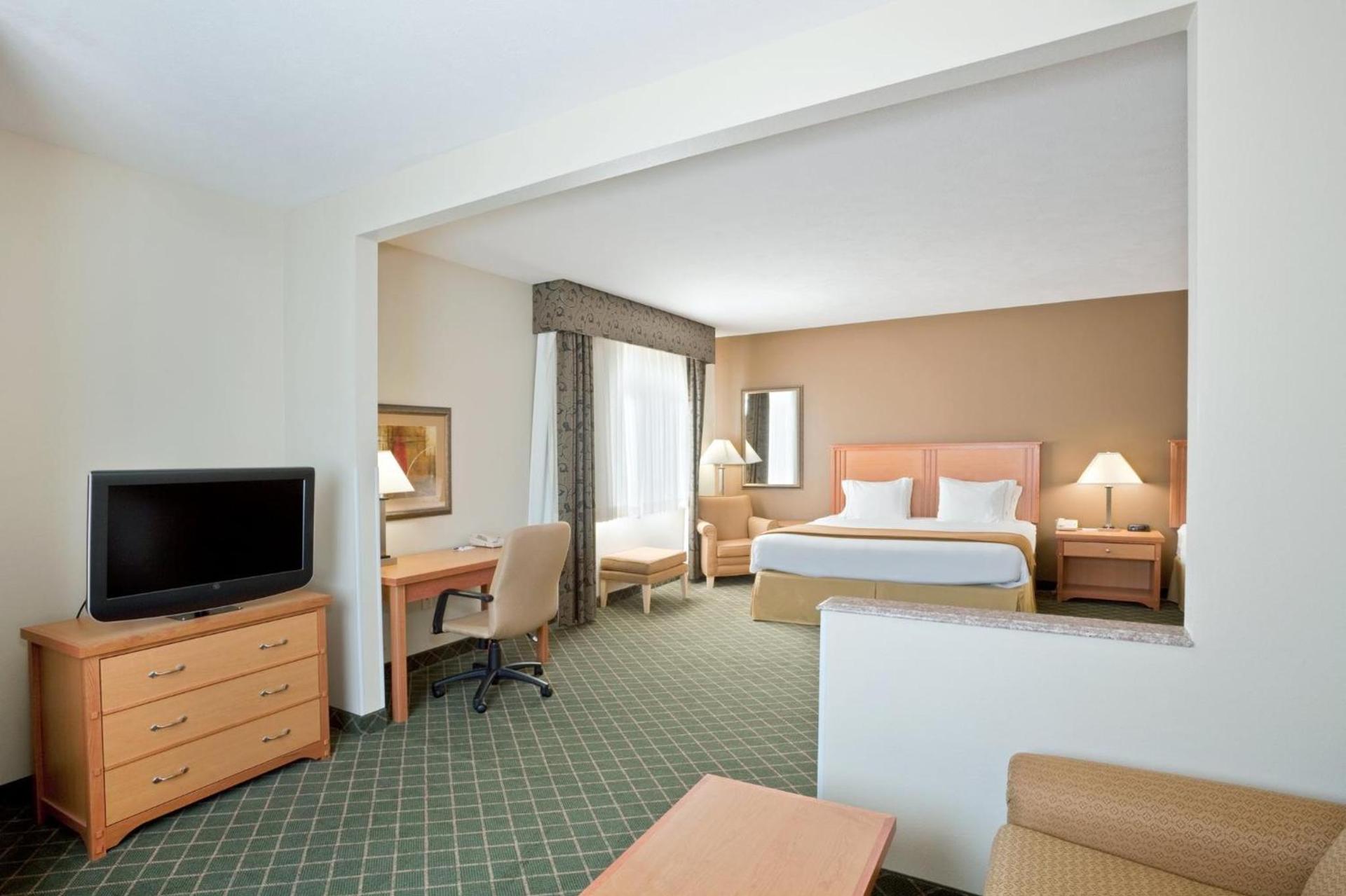 Holiday Inn Express Hotel & Suites Lincoln South by IHG photo 78