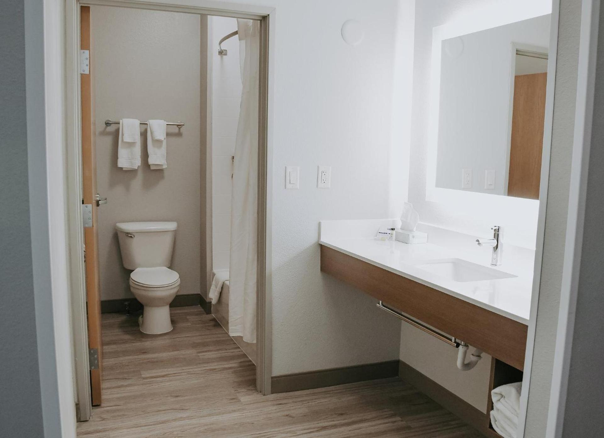 Holiday Inn Express Hotel & Suites Lincoln South by IHG photo 95