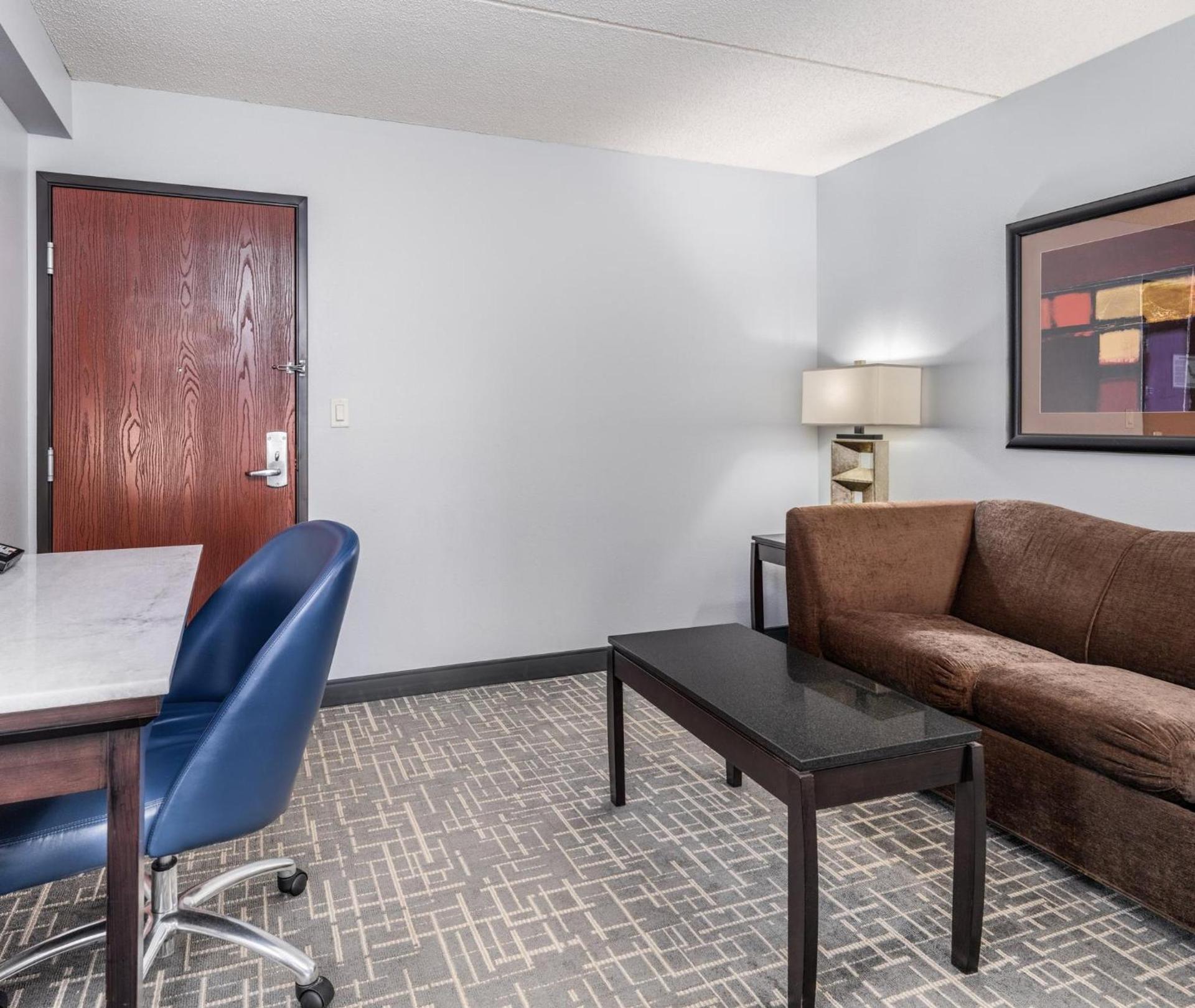 Crowne Plaza Milwaukee Airport by IHG photo 85