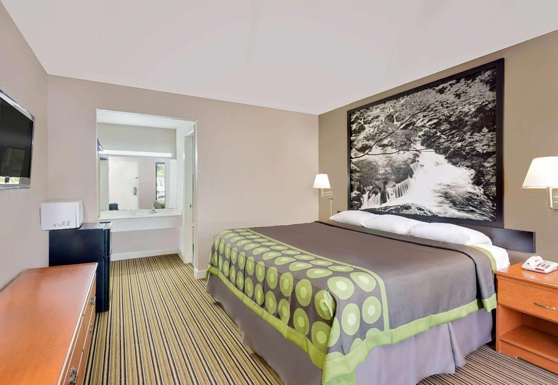 Super 8 by Wyndham Athens photo 14