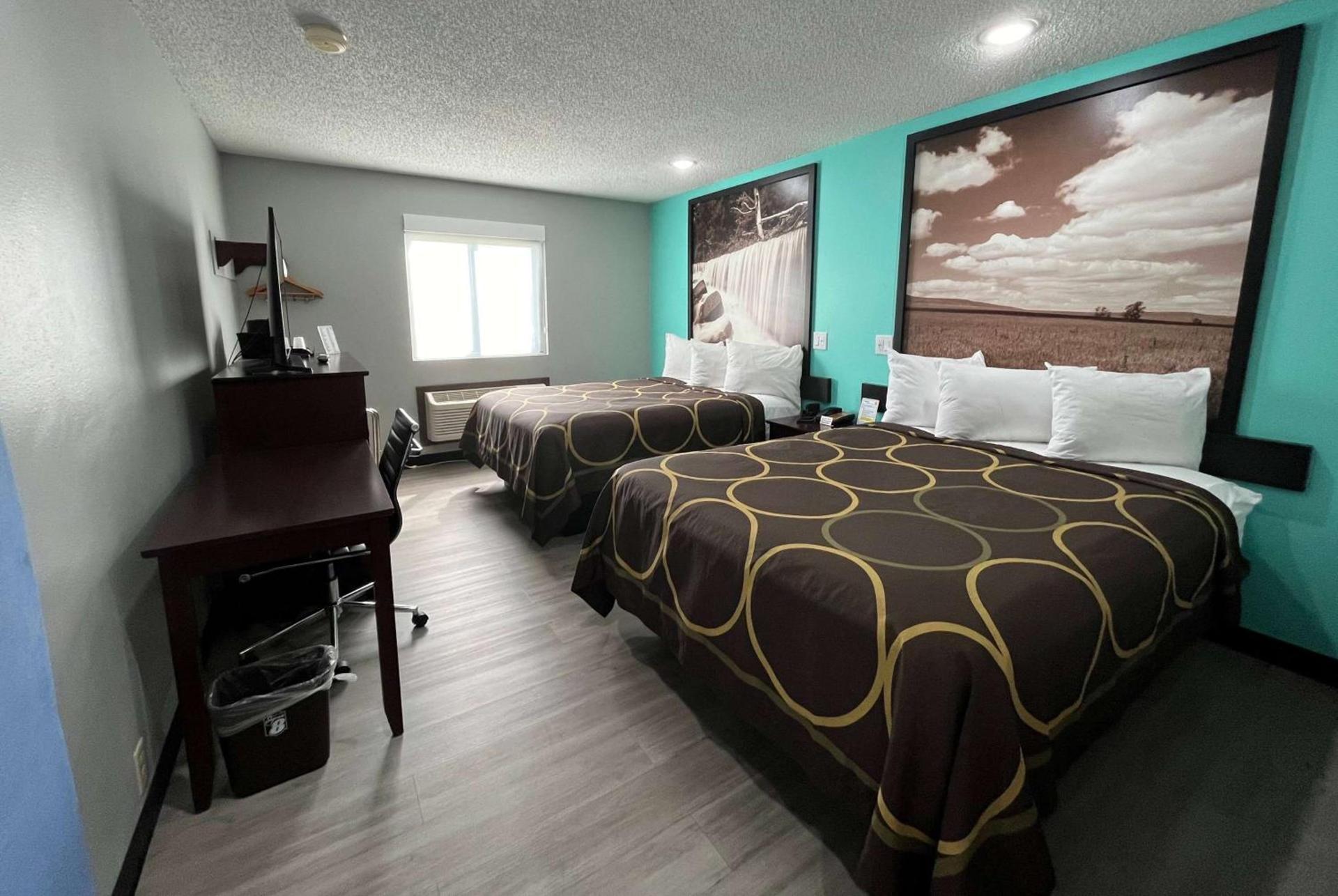 Super 8 by Wyndham Emporia photo 8
