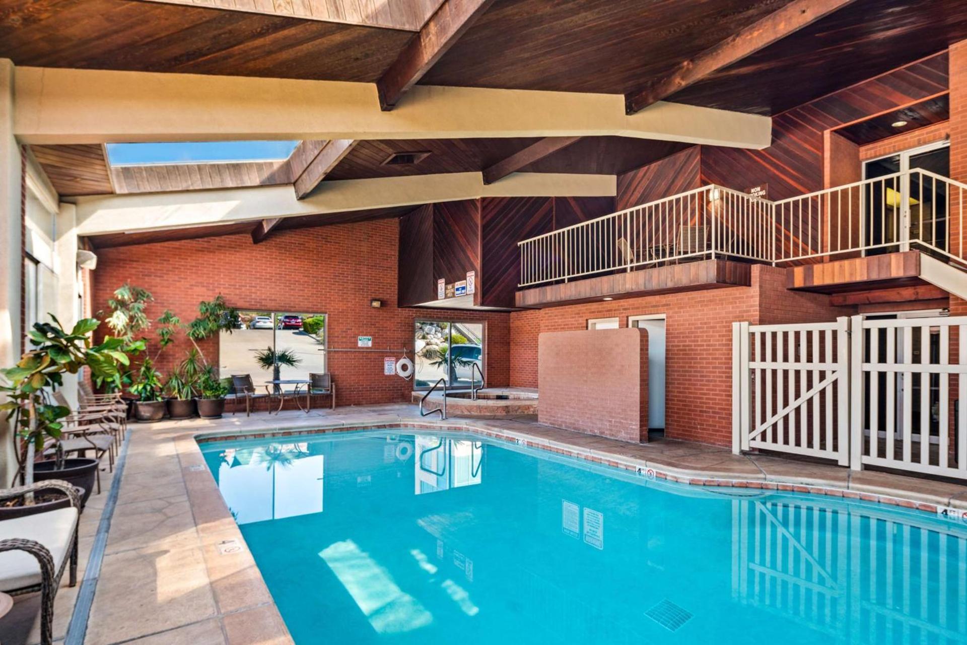 Best Western Coral Hills photo 51