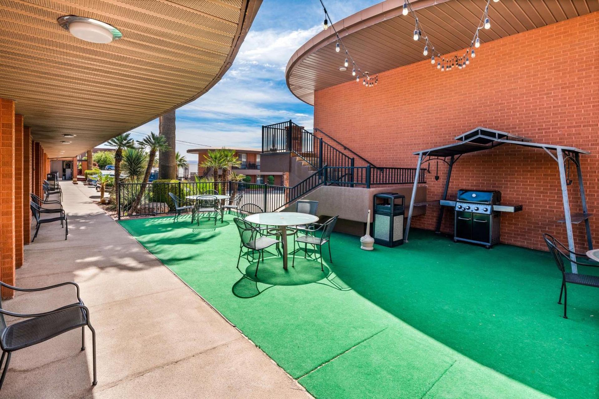 Best Western Coral Hills photo 50