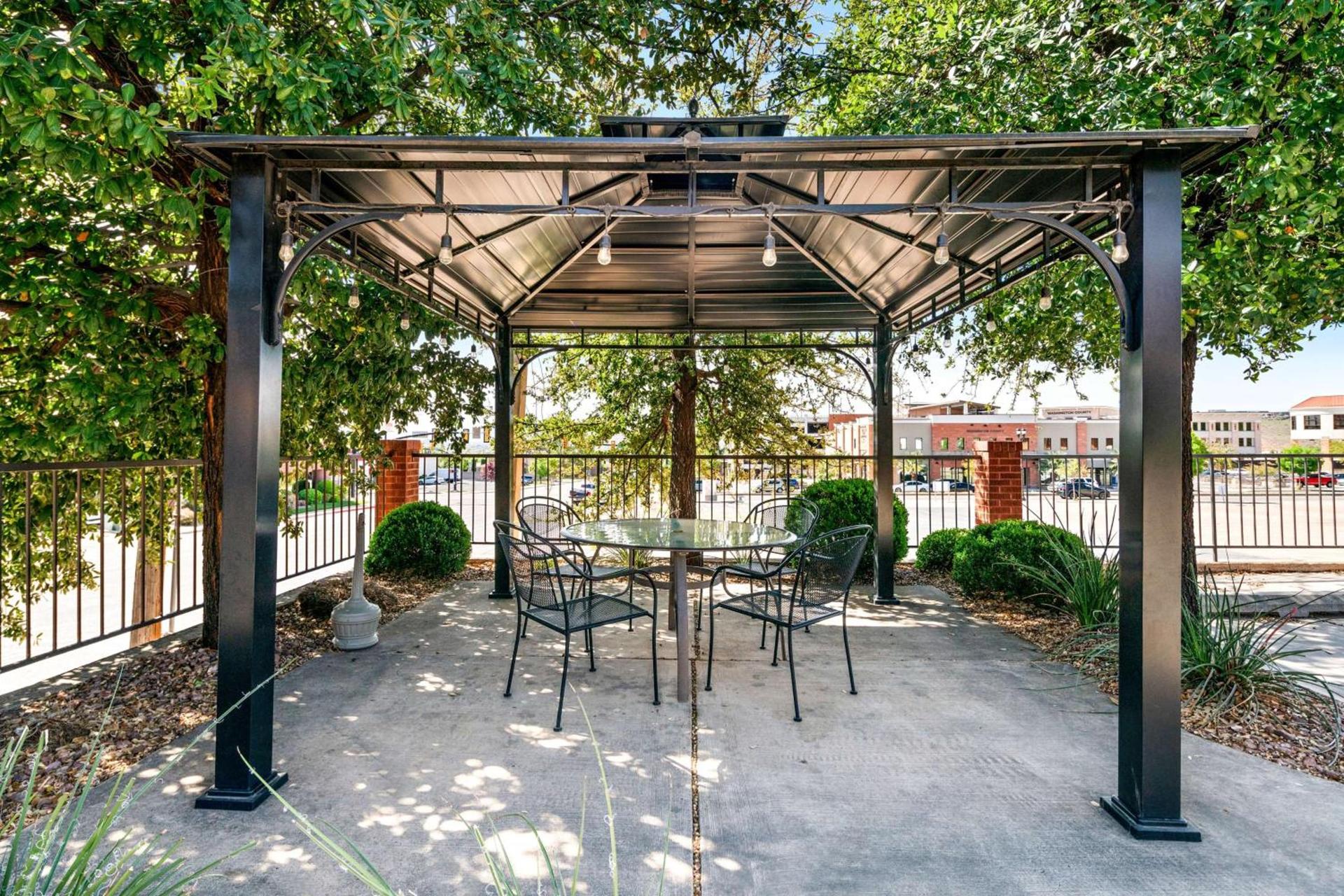 Best Western Coral Hills photo 49
