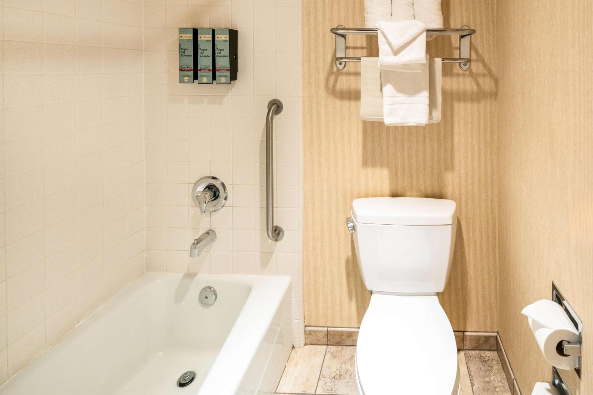Best Western Coral Hills photo 42