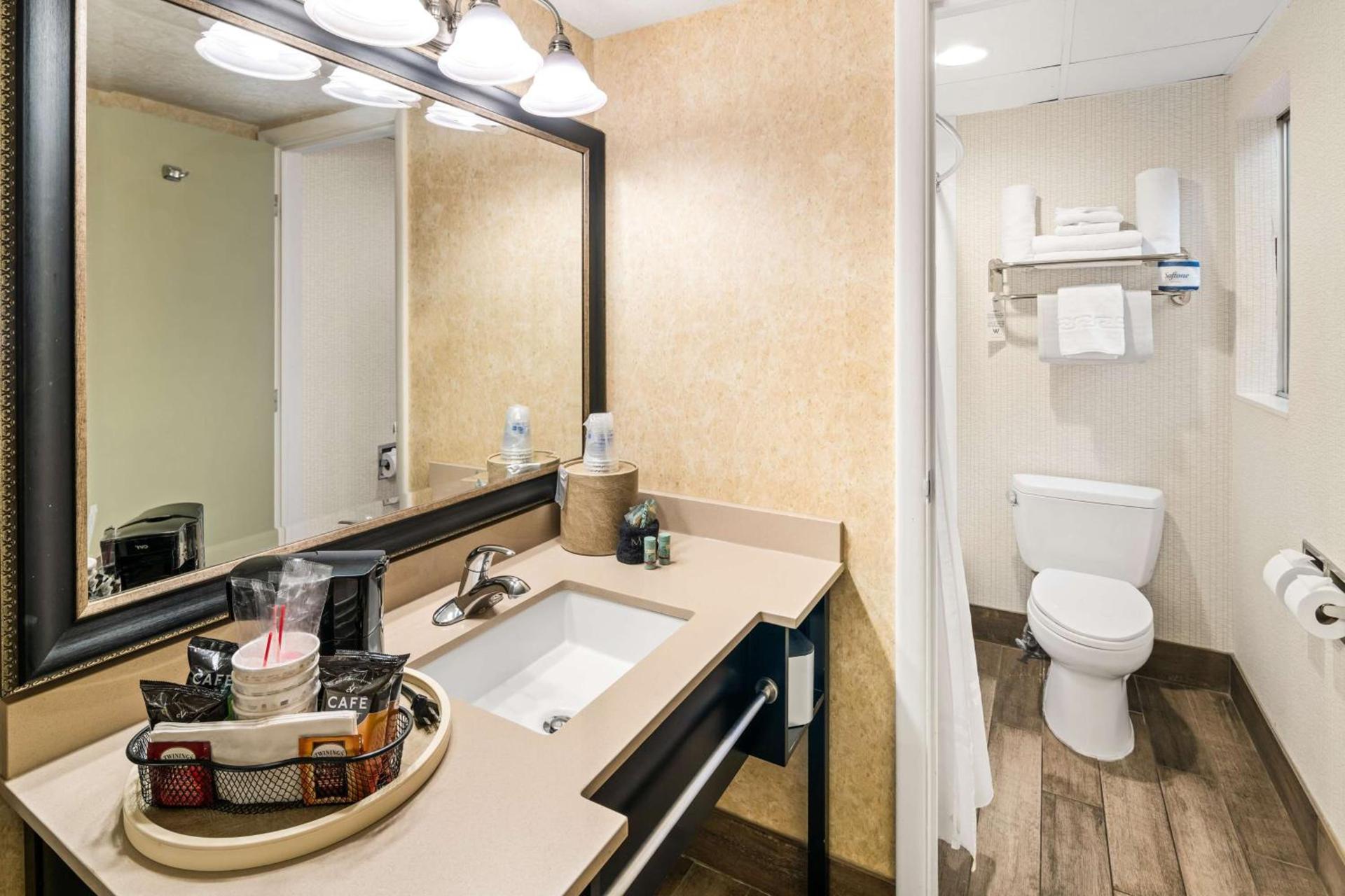 Best Western Coral Hills photo 48