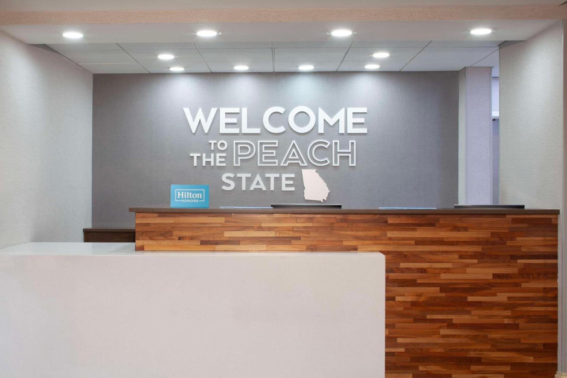 Hampton Inn & Suites-Atlanta Airport North-I-85 photo 5