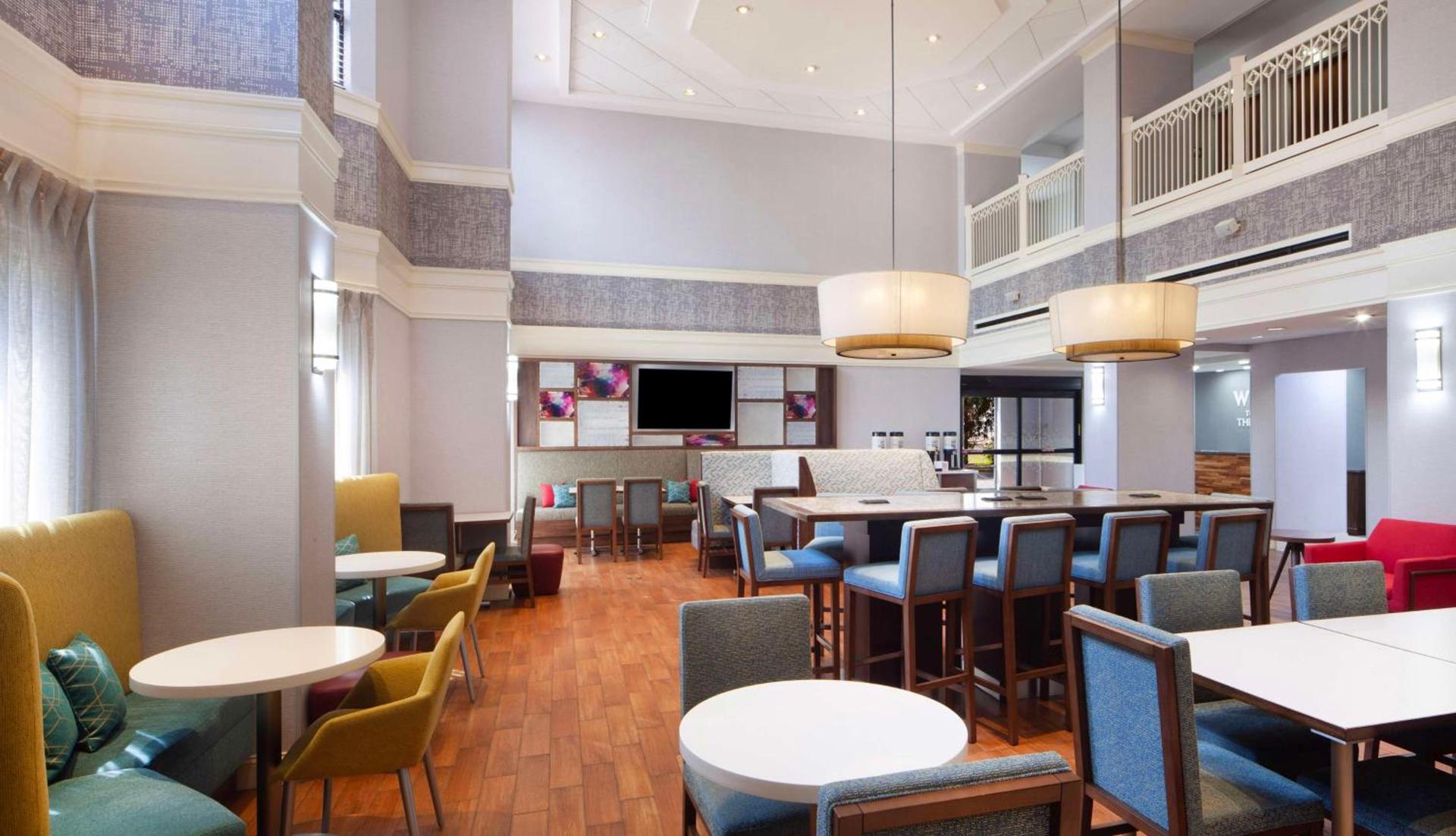 Hampton Inn & Suites-Atlanta Airport North-I-85 photo 4