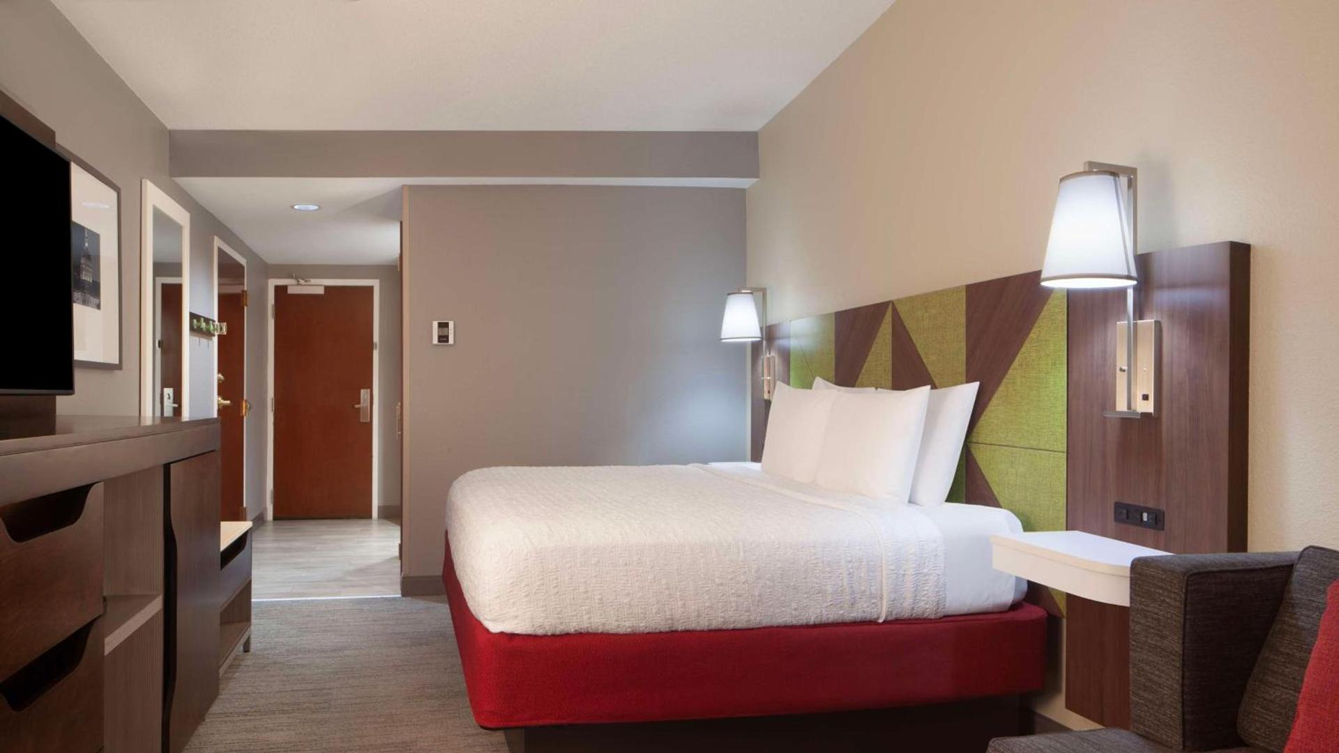 Hampton Inn & Suites-Atlanta Airport North-I-85 photo 16
