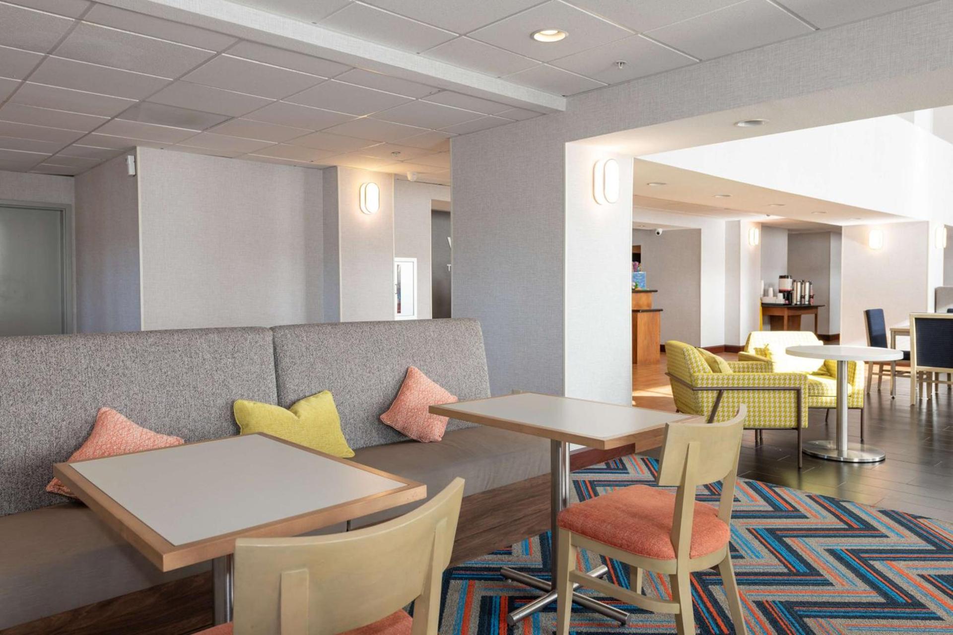 Hampton Inn & Suites Pittsburg photo 26