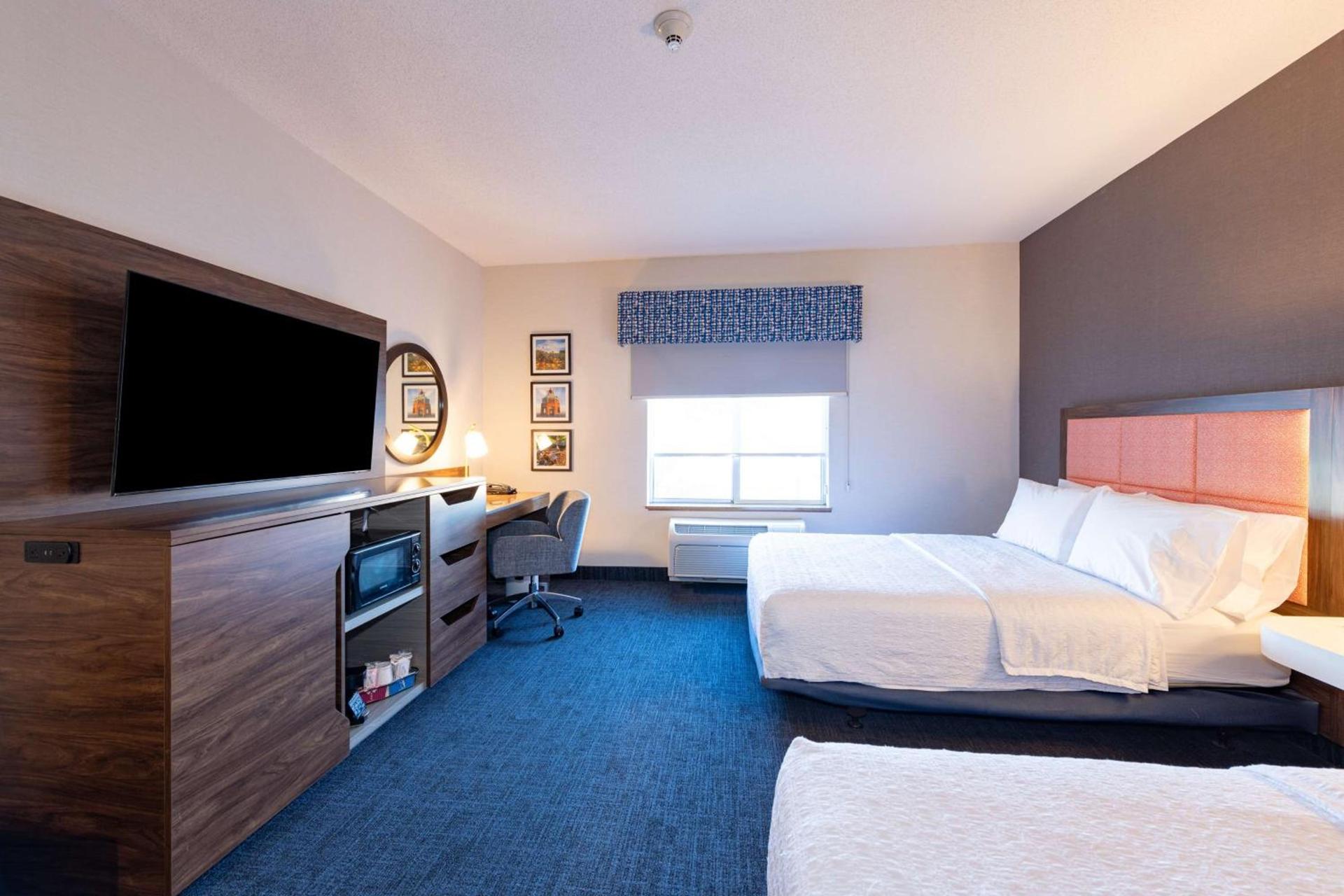Hampton Inn & Suites Pittsburg photo 32