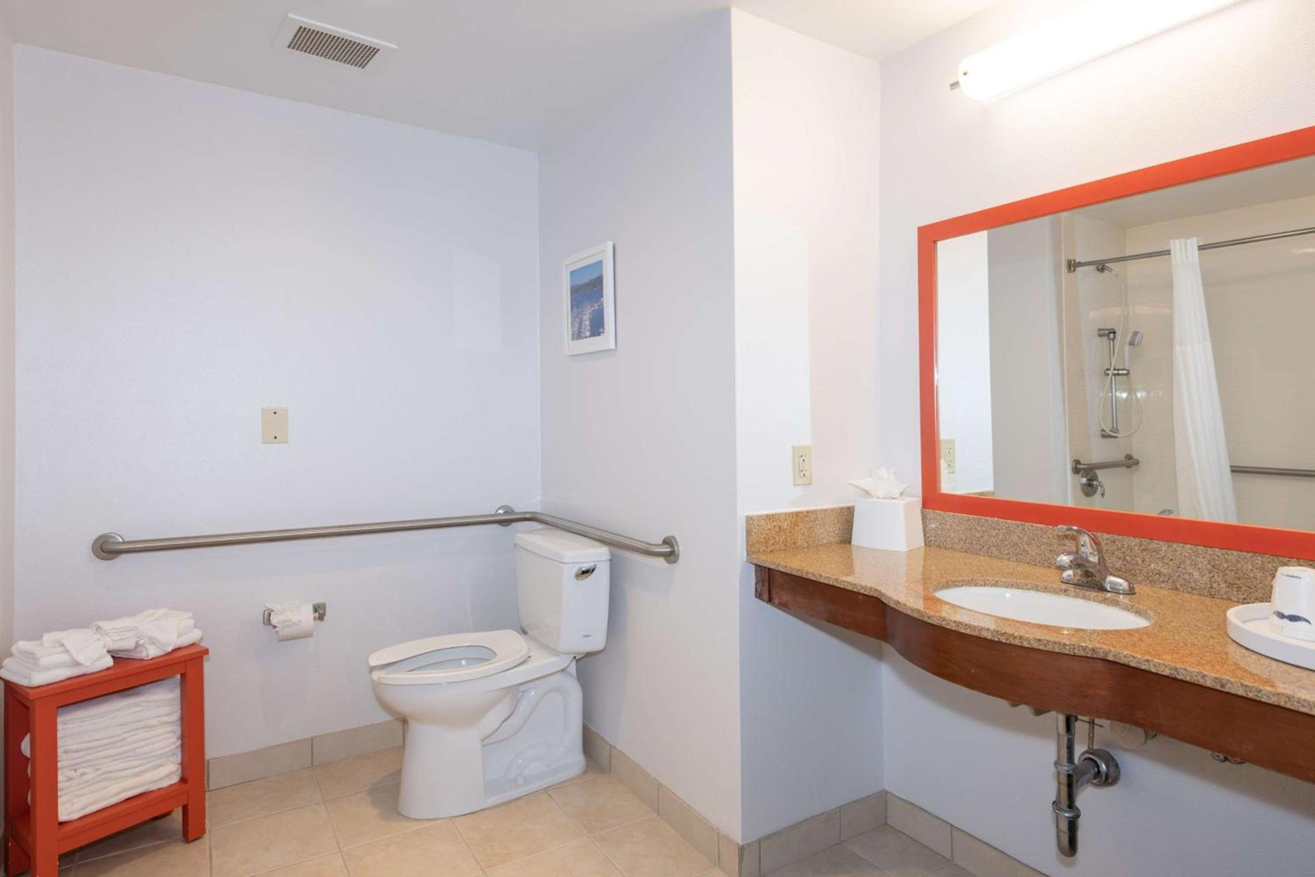 Hampton Inn & Suites Pittsburg photo 36