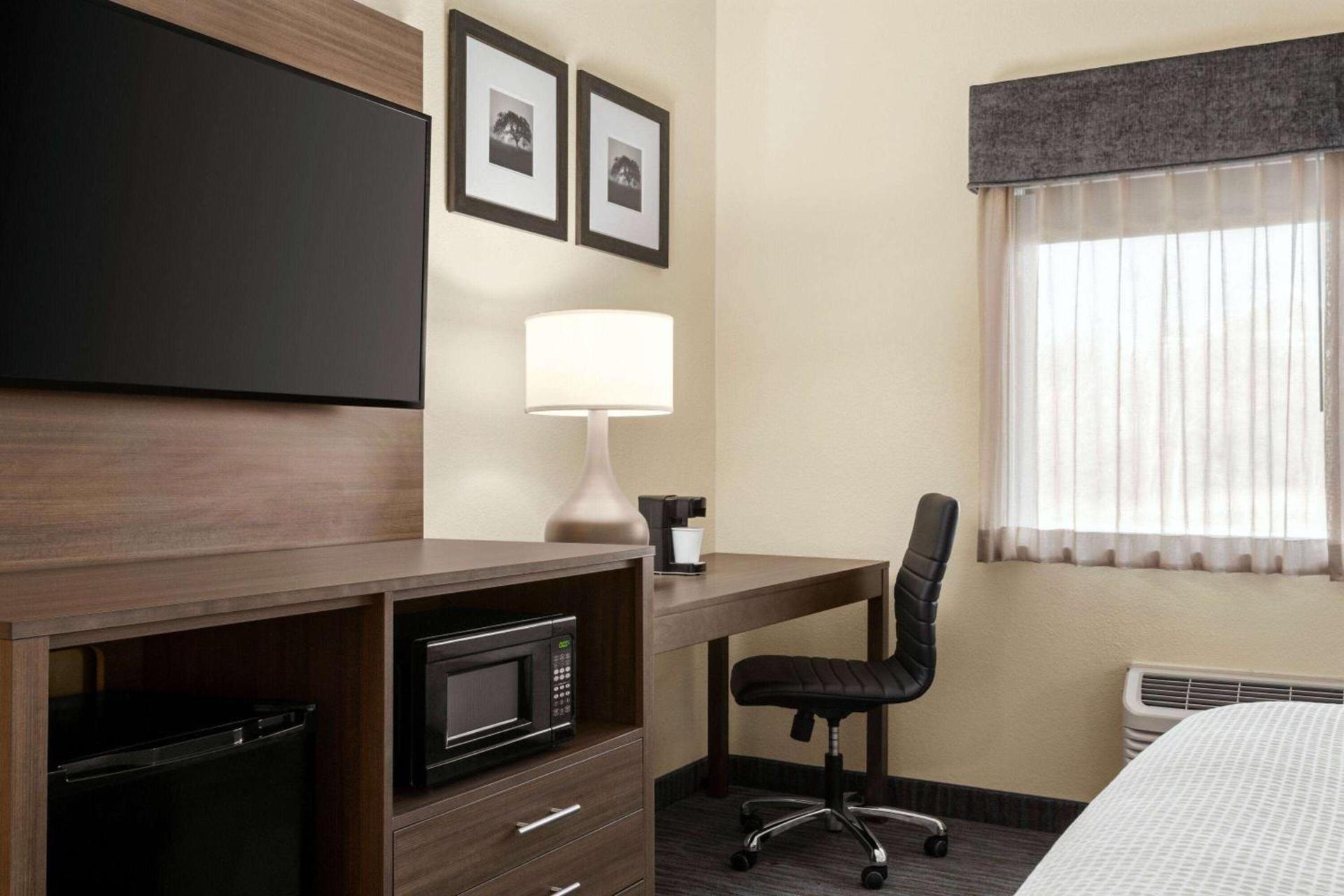 Best Western Plus Paper Valley Hotel photo 27
