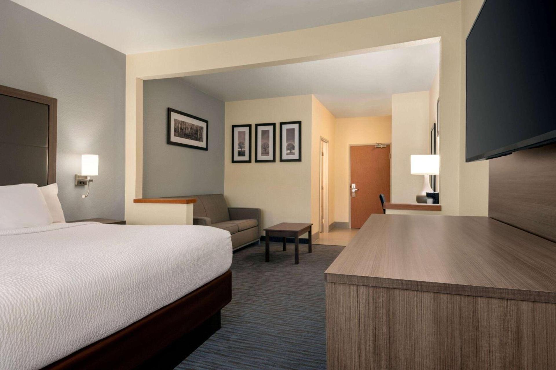 Best Western Plus Paper Valley Hotel photo 28