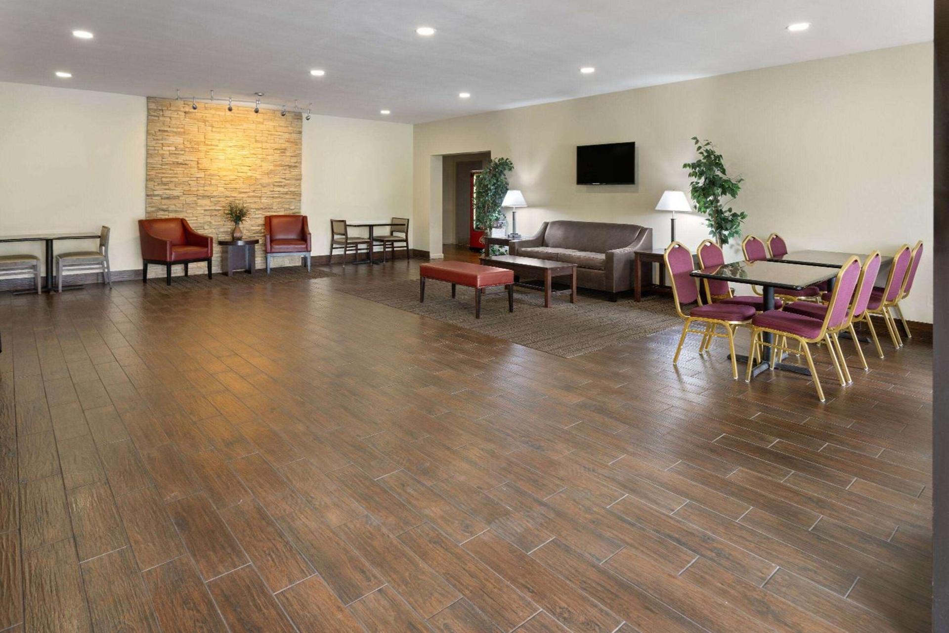 Days Inn by Wyndham Pottstown photo 9