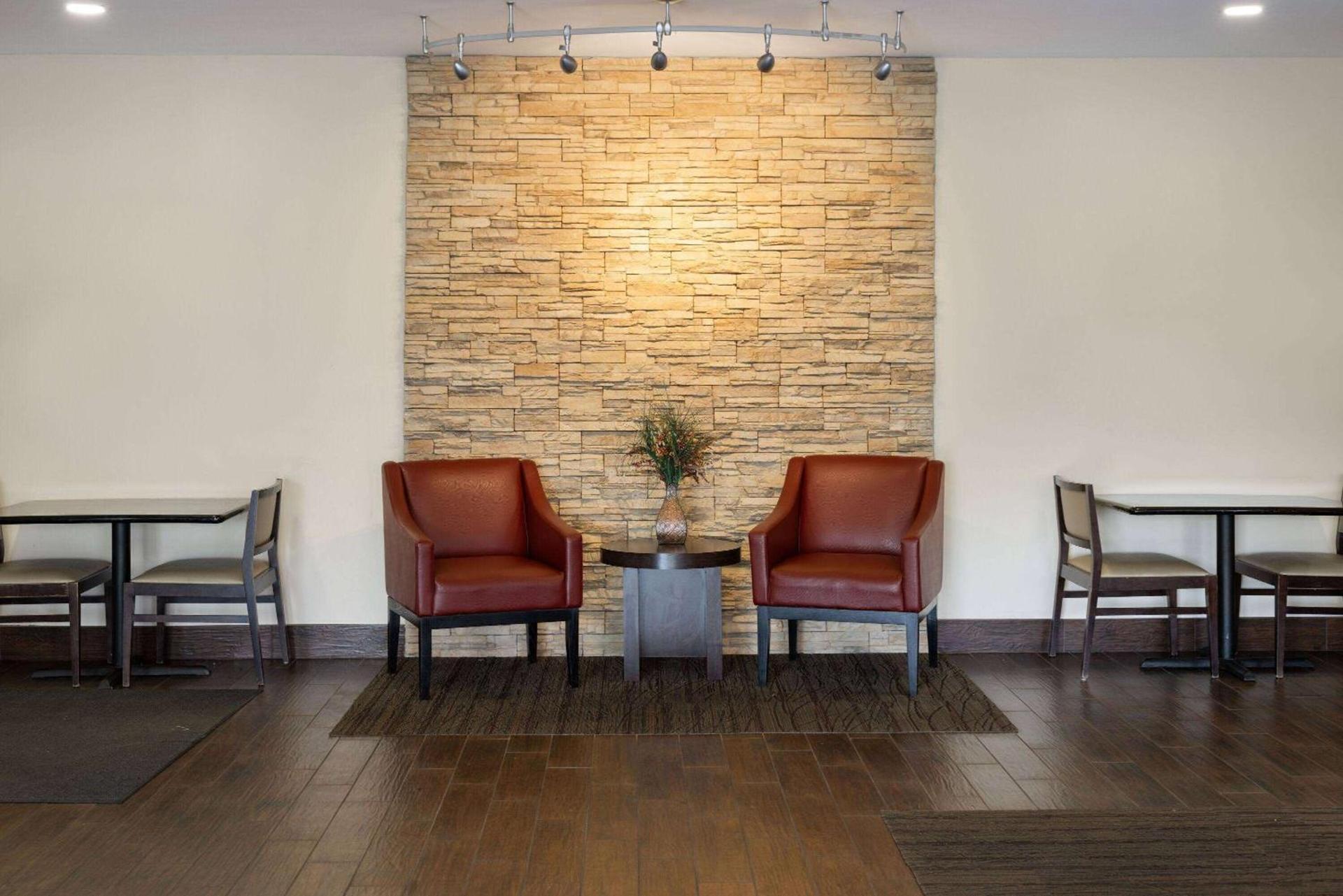 Days Inn by Wyndham Pottstown photo 10