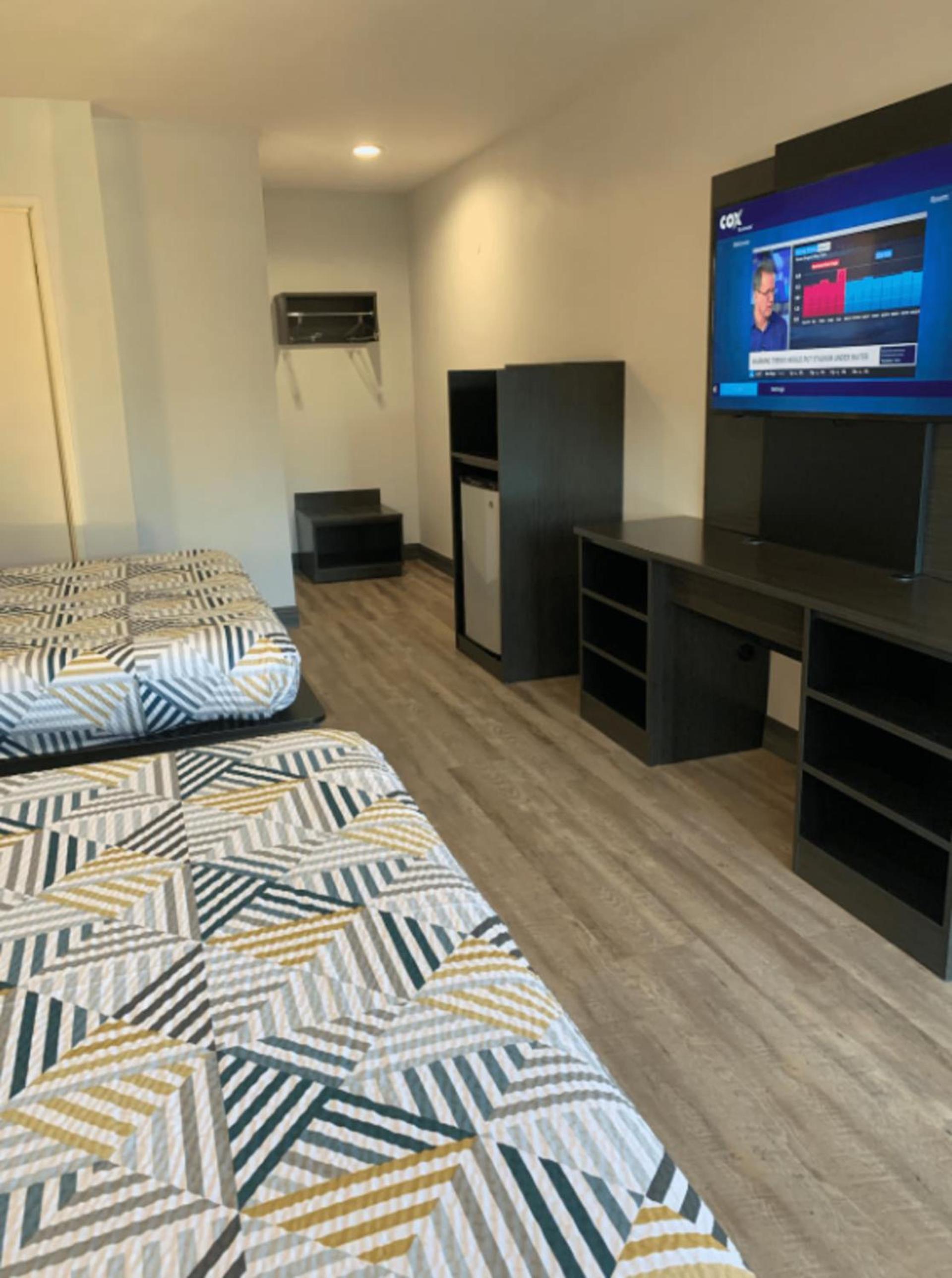 Motel 6 San Diego, CA Airport Harbor photo 46
