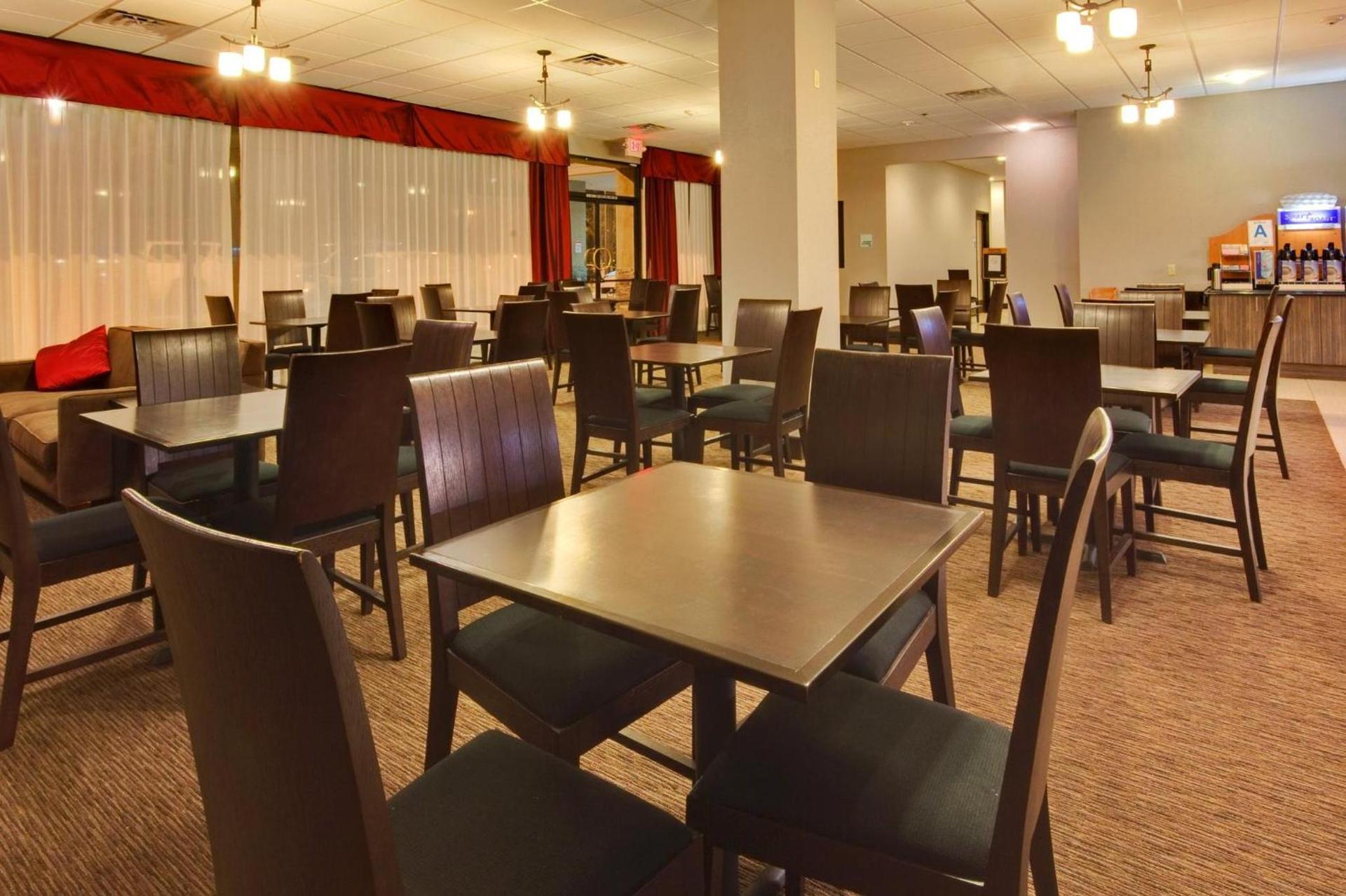 Holiday Inn Express Los Angeles LAX Airport by IHG photo 4