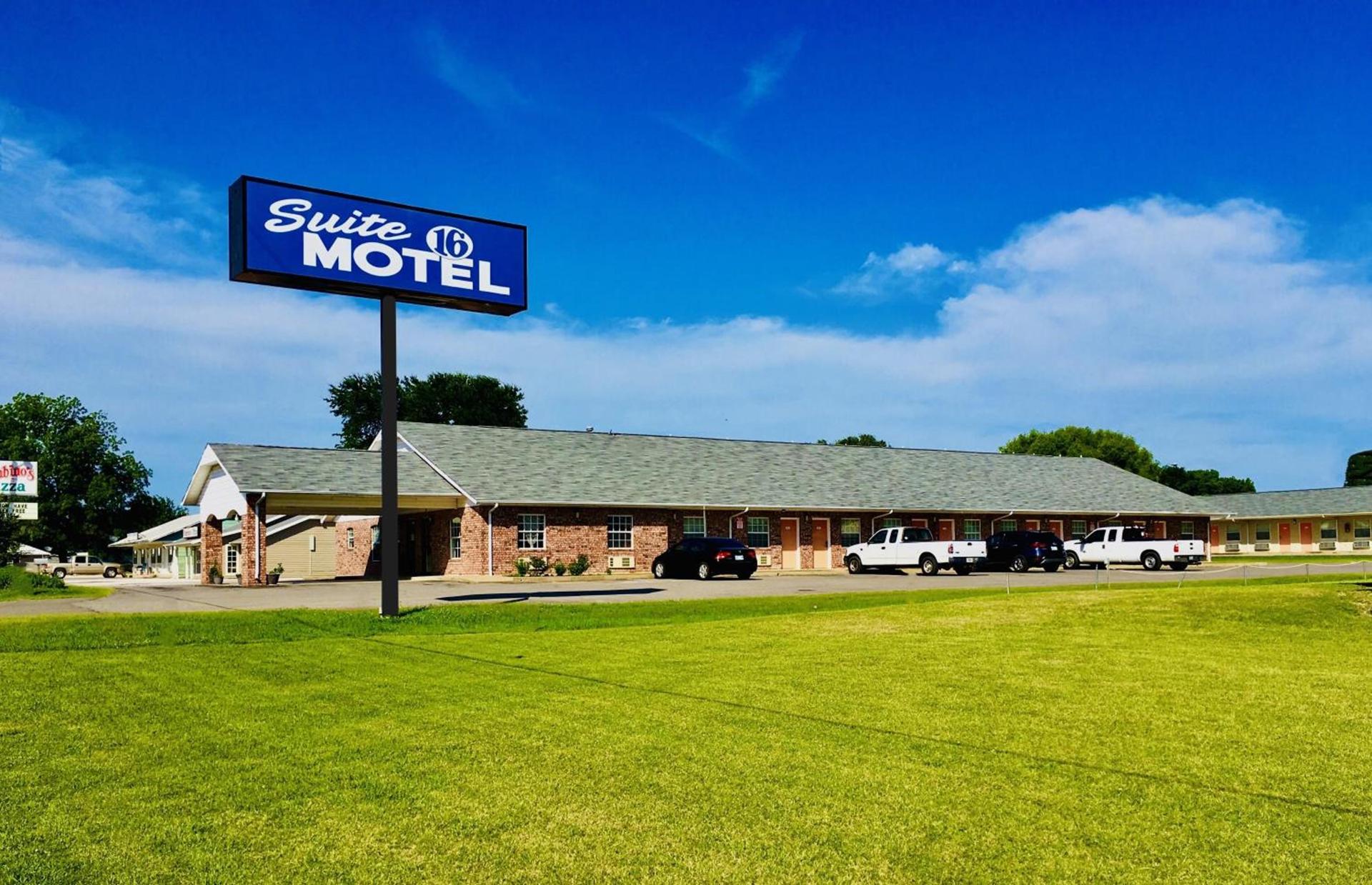 Suite 16 Motel photo 1