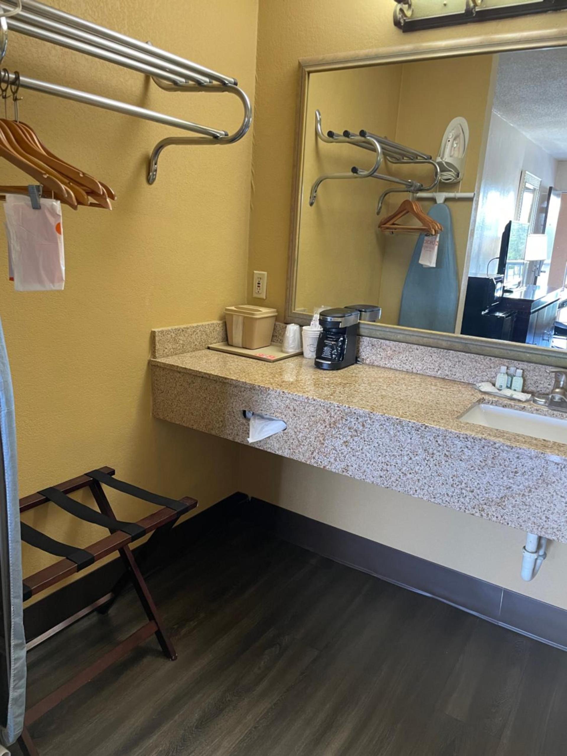 Quality Inn Alachua - Gainesville Area photo 31