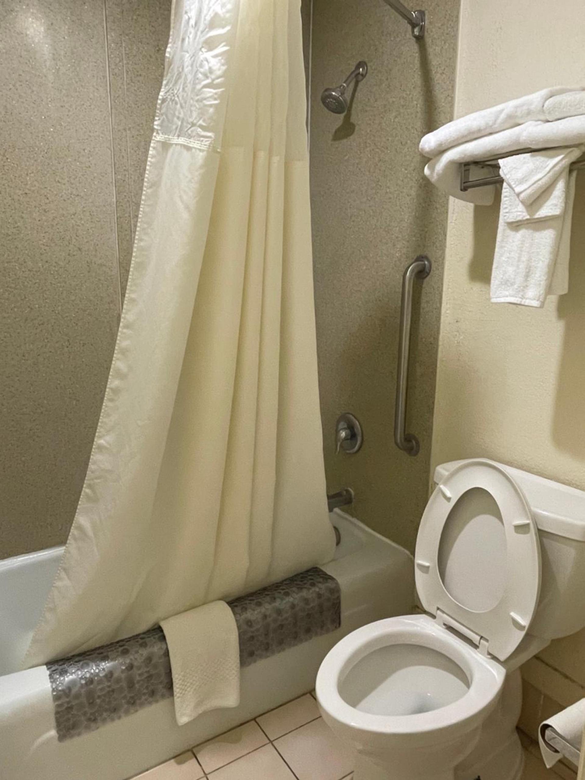 Quality Inn Alachua - Gainesville Area photo 34
