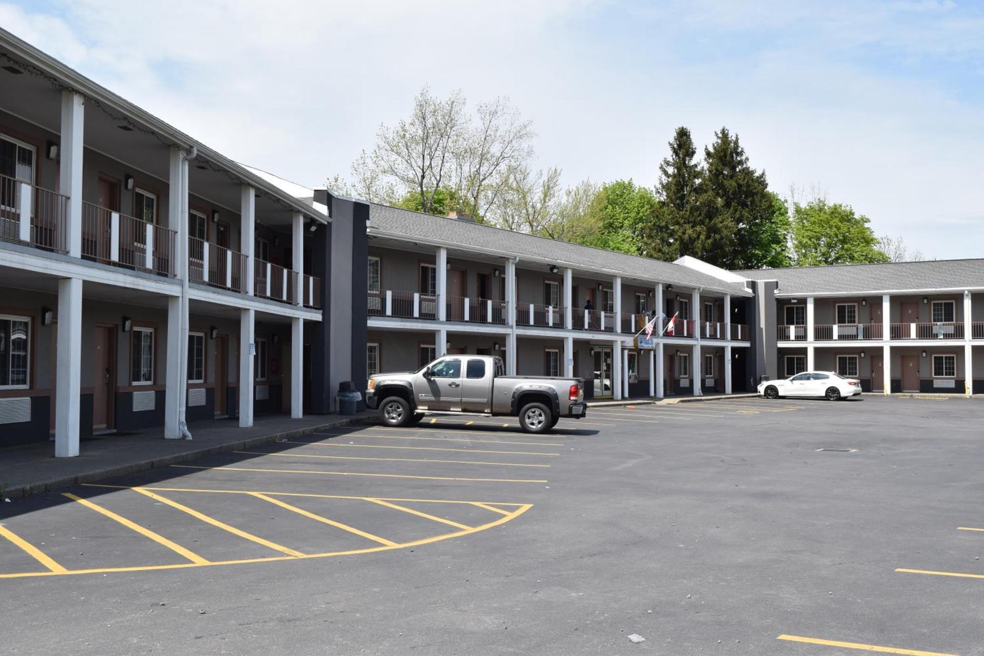 University Manor Inn photo 41