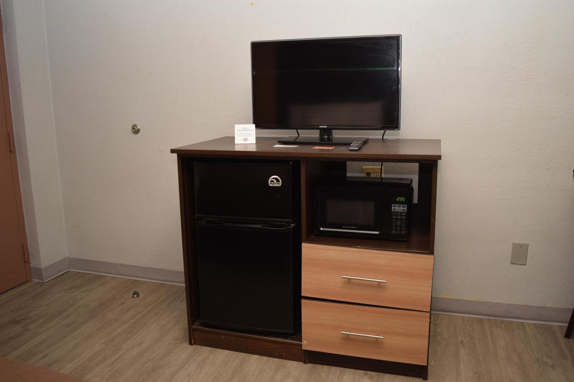 University Manor Inn photo 6