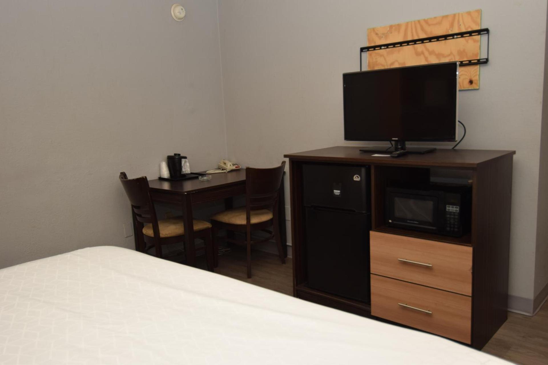 University Manor Inn photo 7