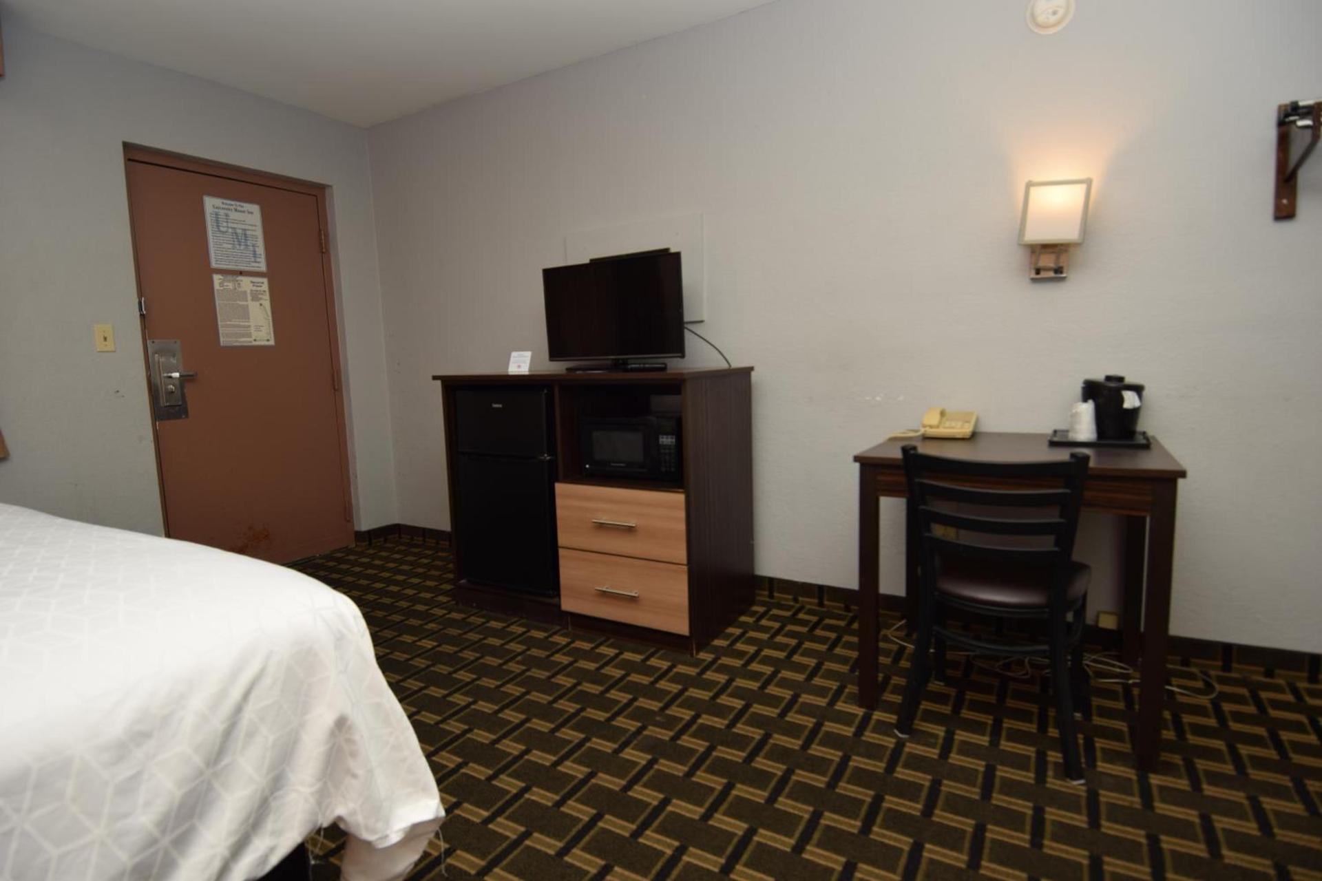 University Manor Inn photo 9