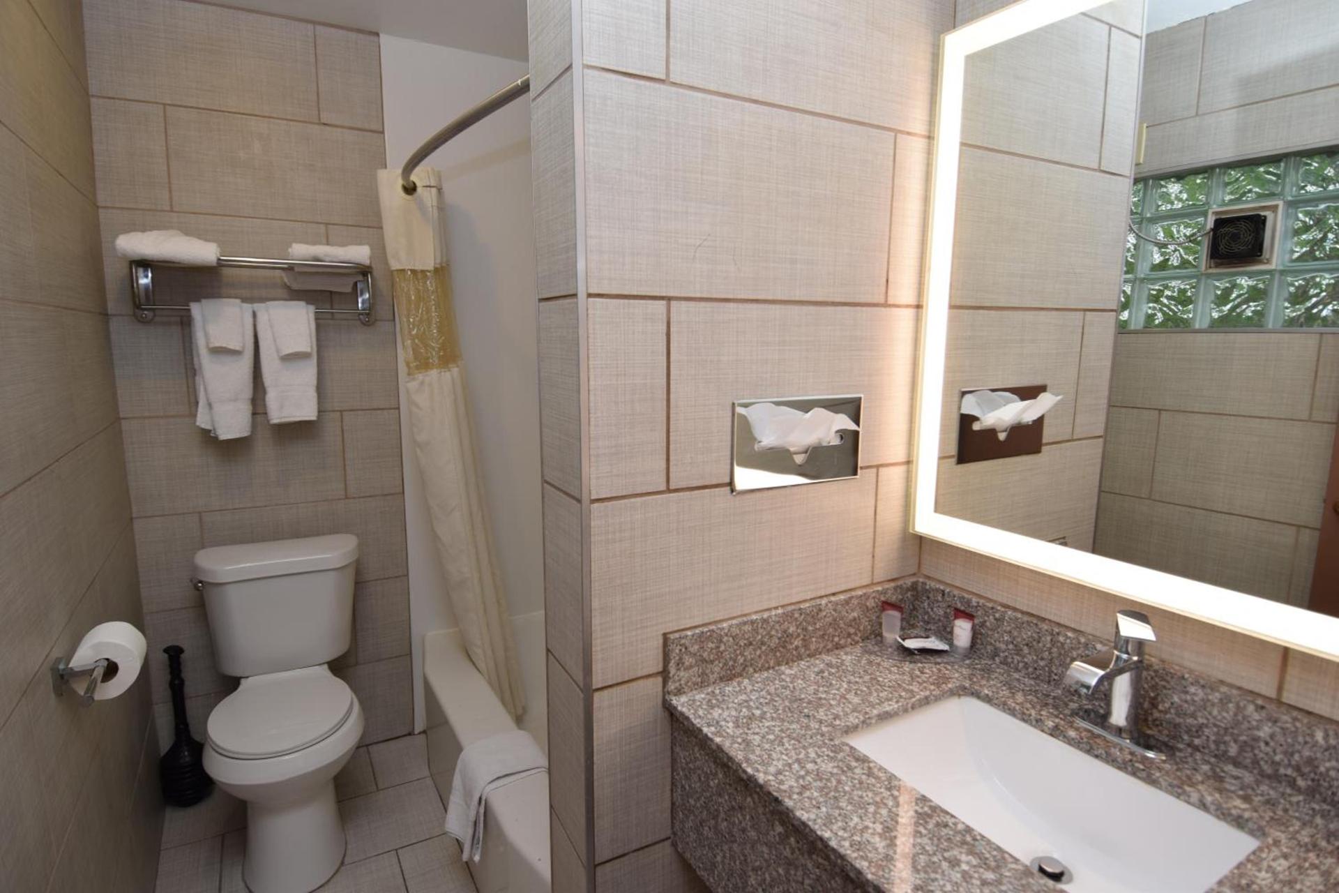University Manor Inn photo 10
