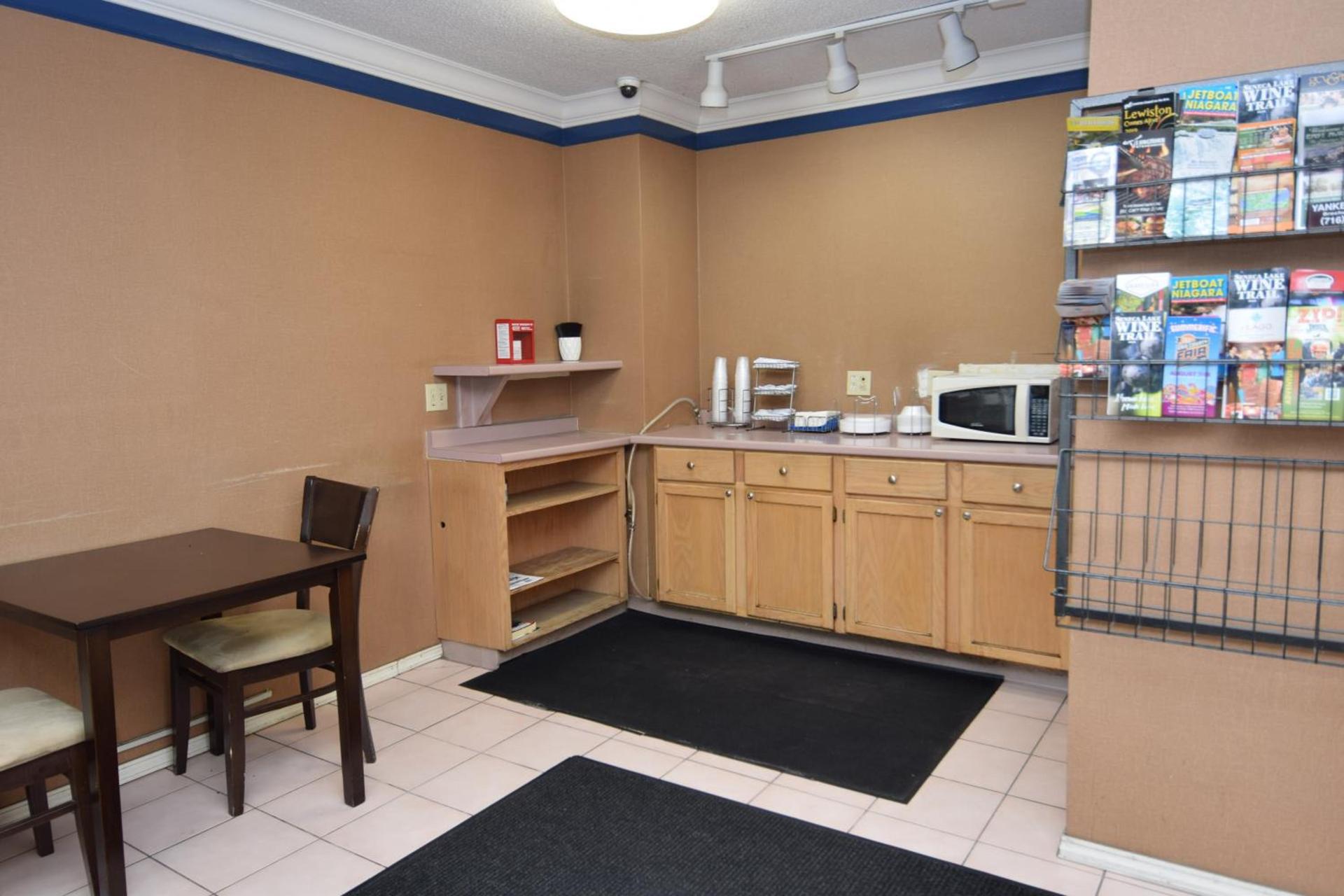 University Manor Inn photo 14