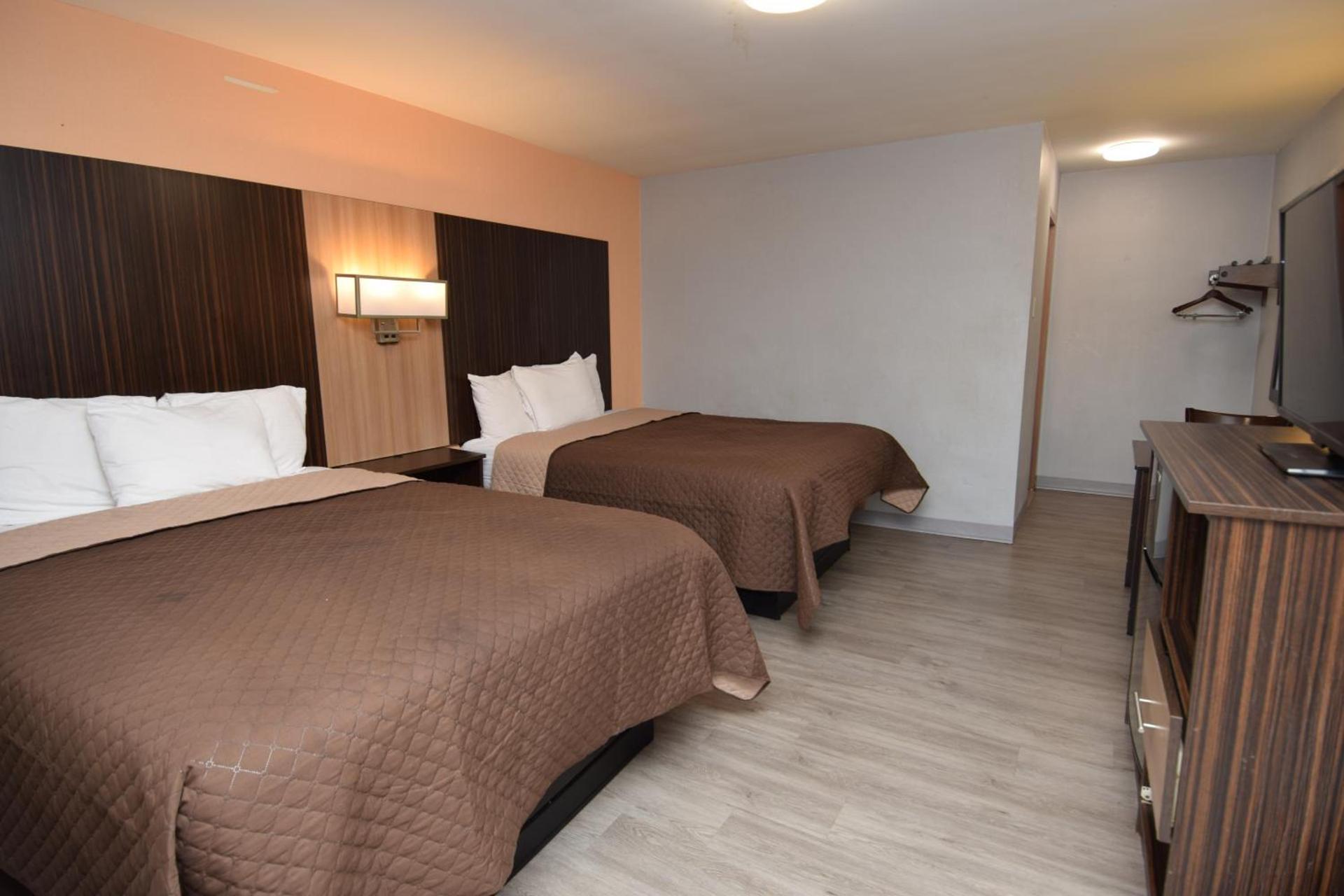 University Manor Inn photo 18