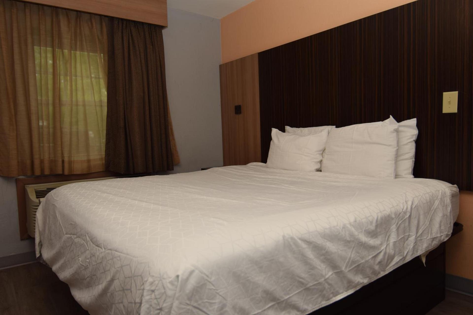 University Manor Inn photo 22