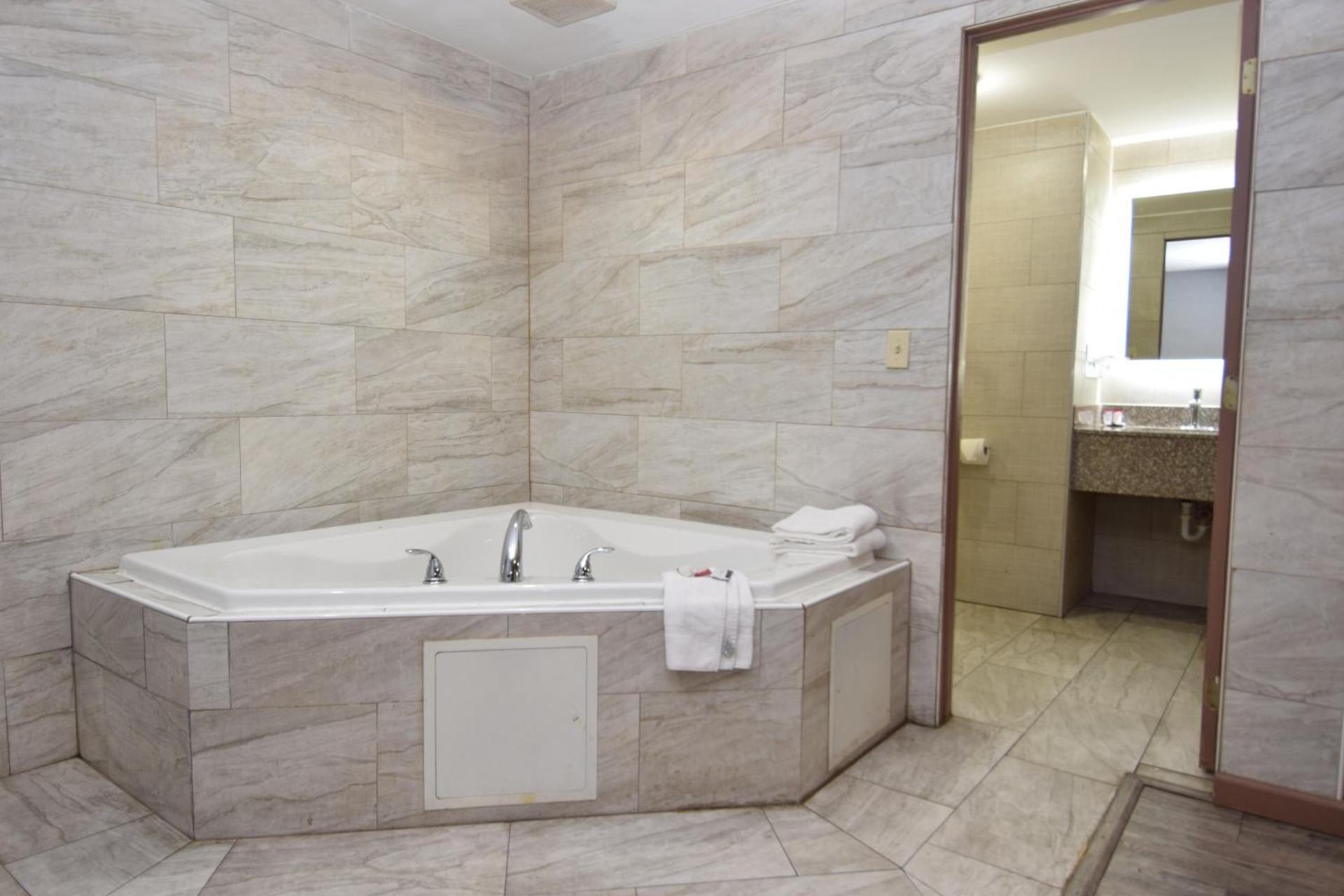 University Manor Inn photo 25