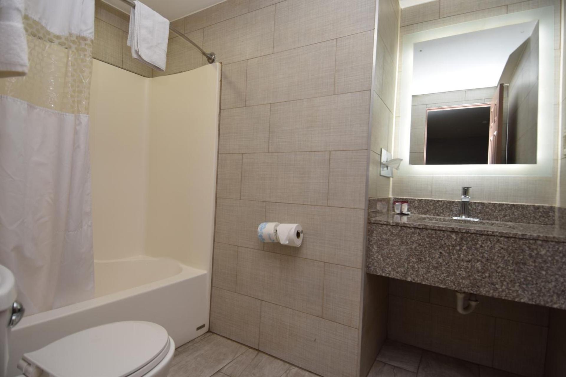 University Manor Inn photo 27