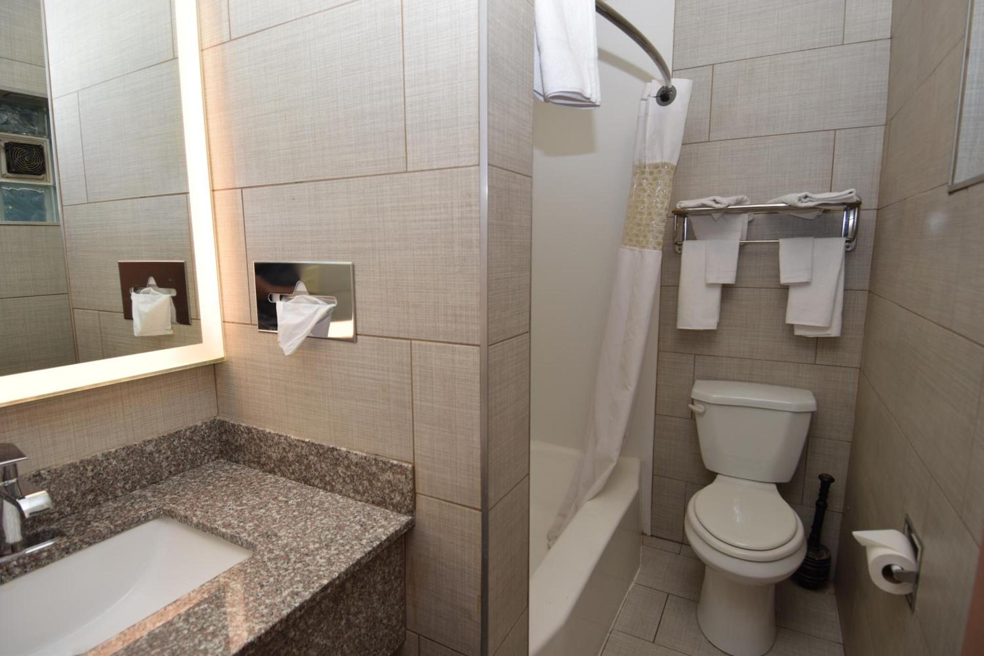 University Manor Inn photo 29