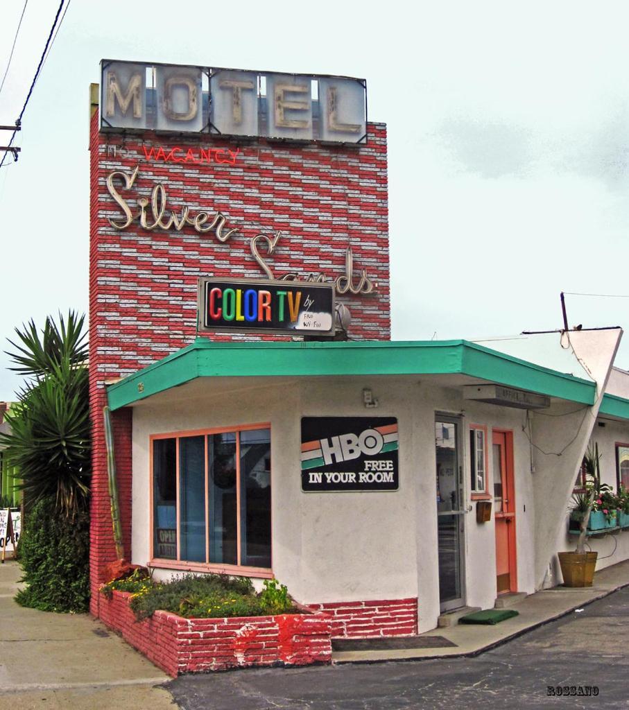 Silver Sands Motel photo 2