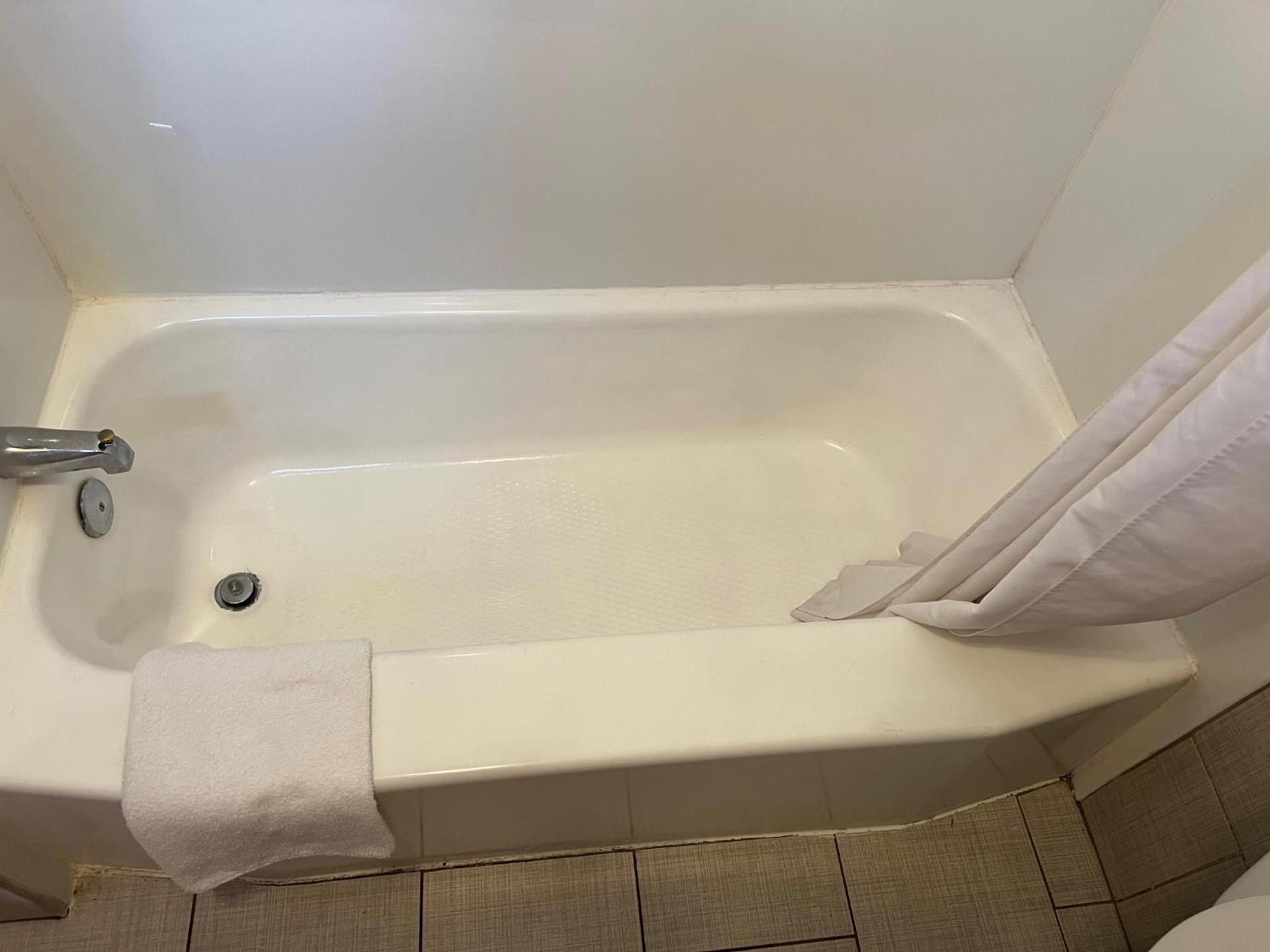 University Manor Inn photo 31