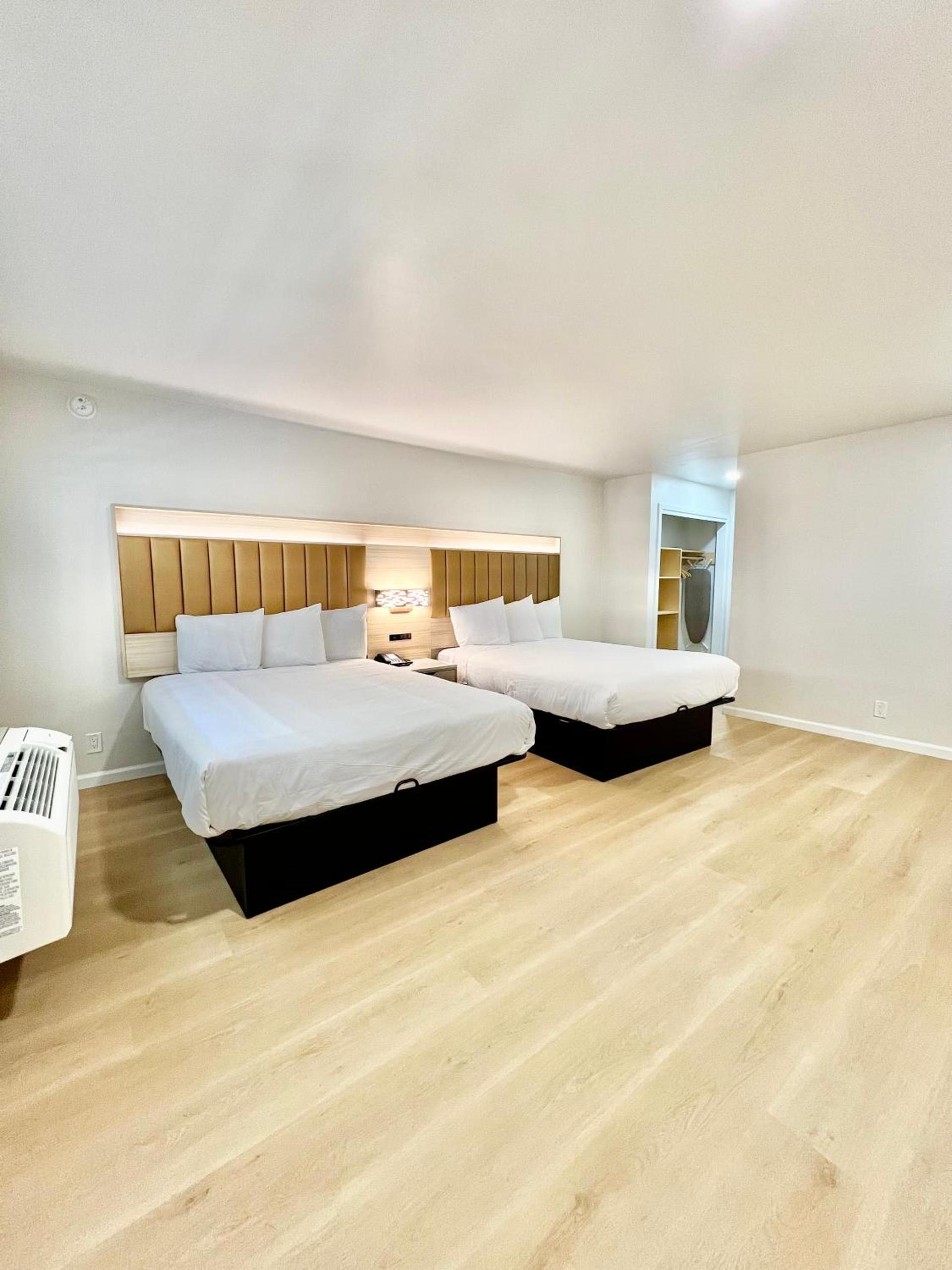 Nob Hill Motor Inn -Newly Updated Rooms! photo 12
