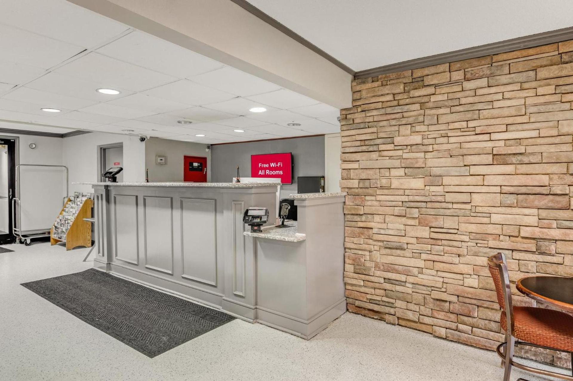 Red Roof Inn Kingsport photo 26