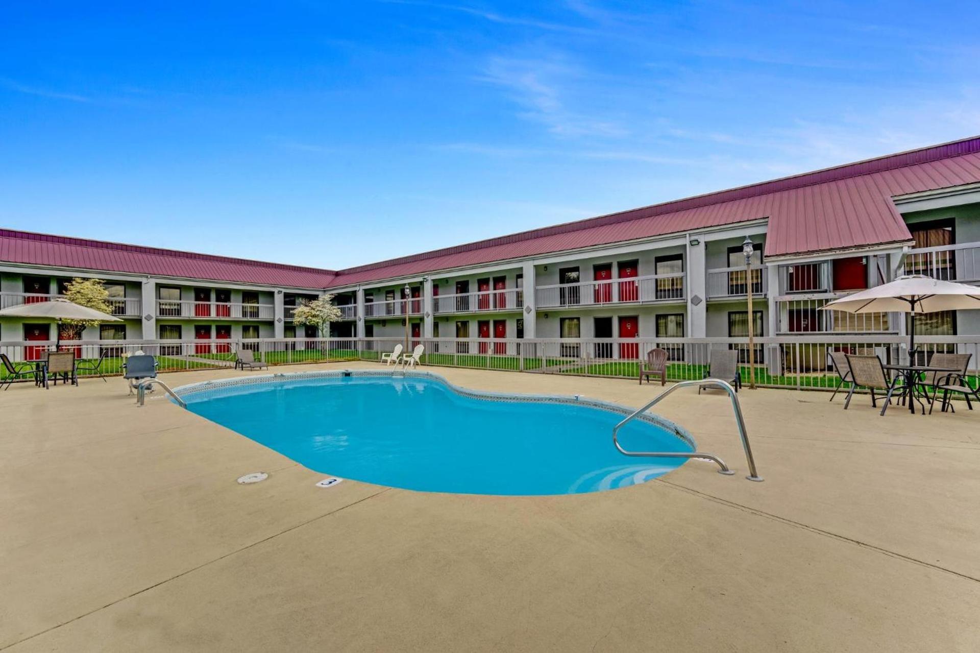 Red Roof Inn Kingsport photo 33