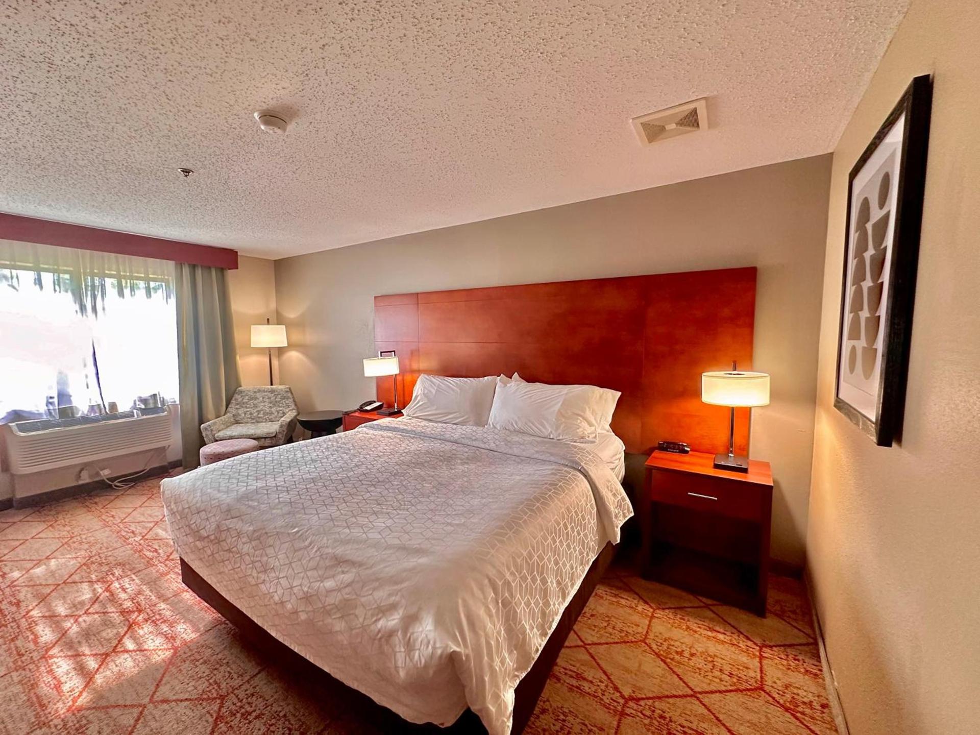 Best Western Fremont Angola I-80 90 Toll Road photo 15