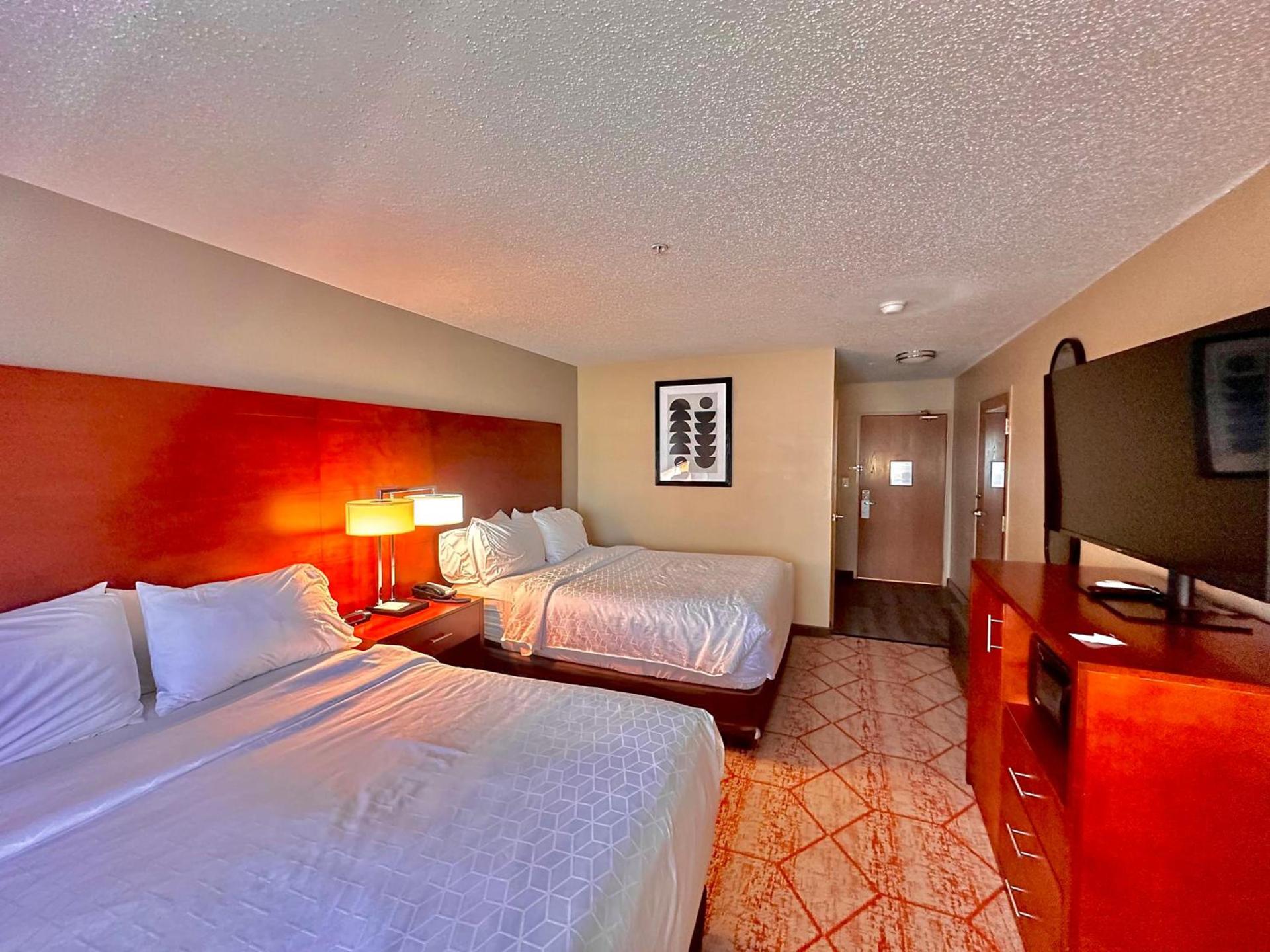Best Western Fremont Angola I-80 90 Toll Road photo 18