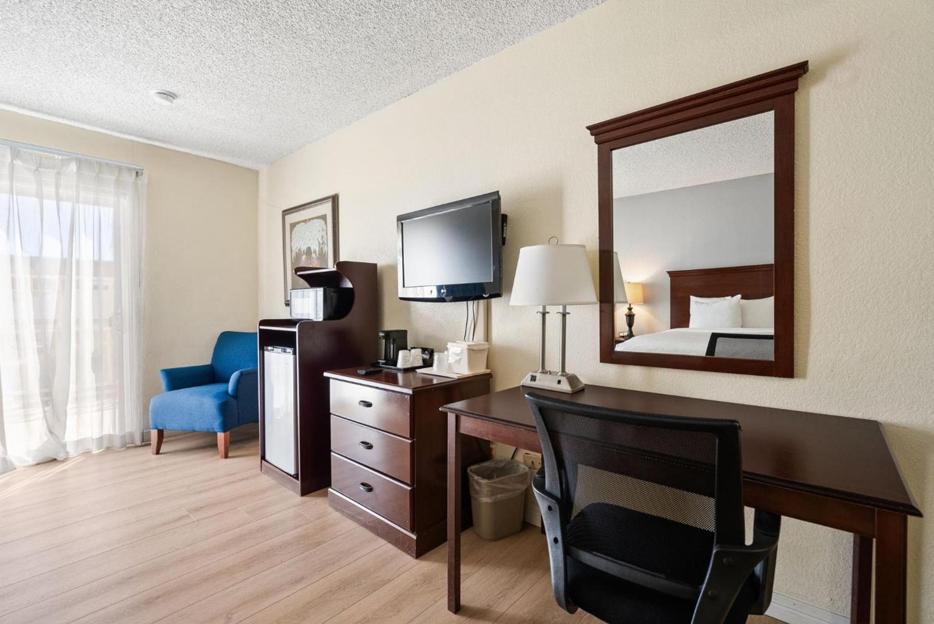 Hotel Americana photo 51